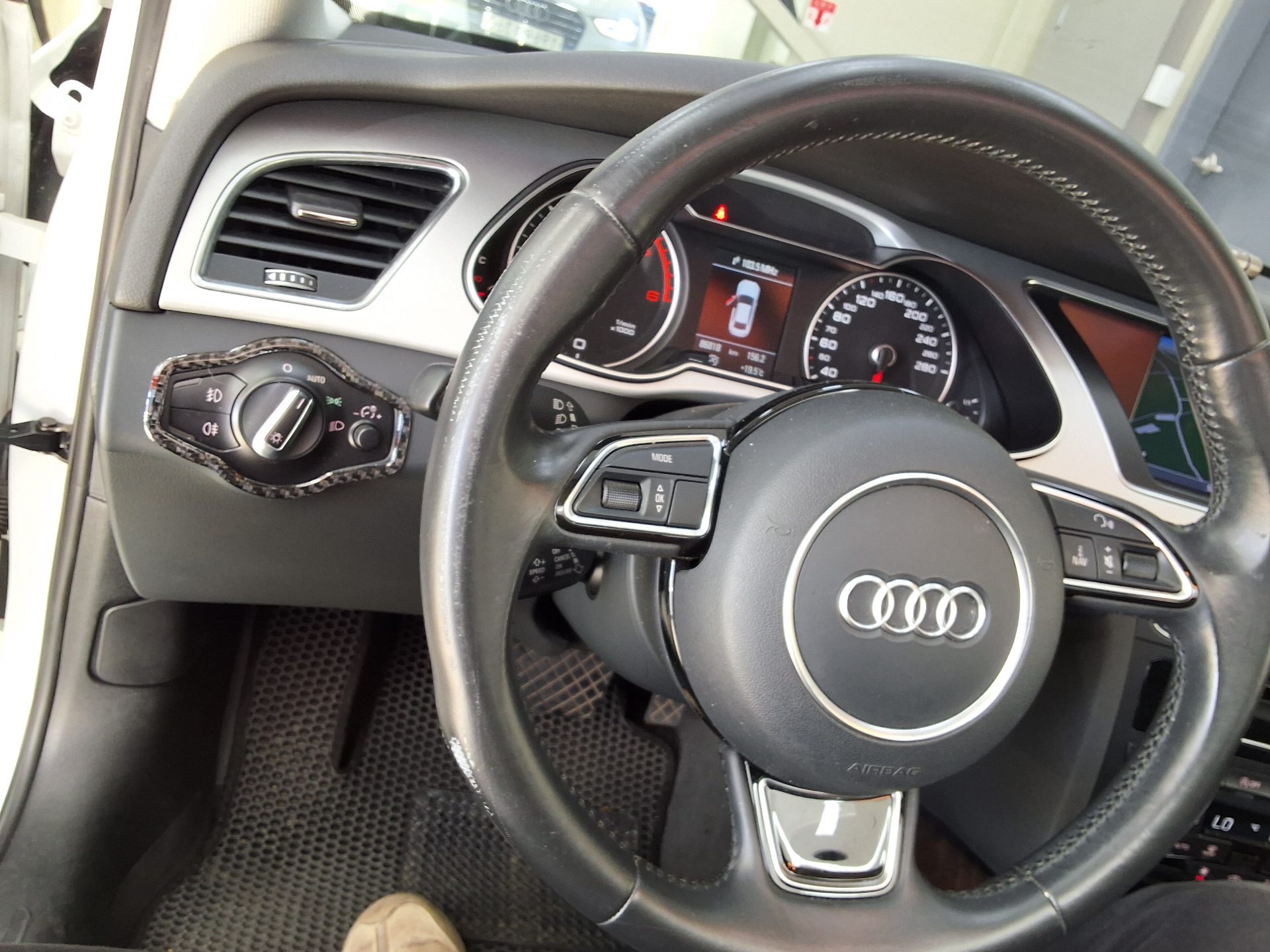 AUDI A4 (4TH GEN) 30 TDI DYNAMIC 2016 - zdjęcie 23