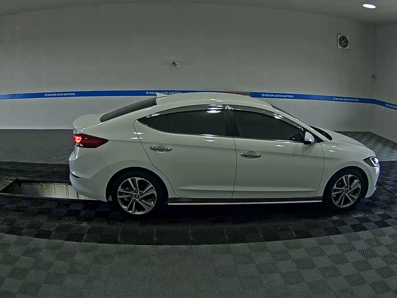 HYUNDAI AVANTE AD 1.6 GDi PREMIUM 2018 - zdjęcie 4