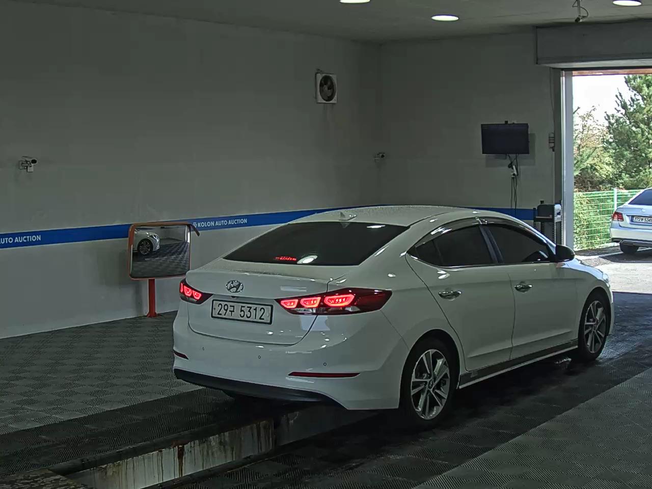 HYUNDAI AVANTE AD 1.6 GDi PREMIUM 2018 - zdjęcie 5