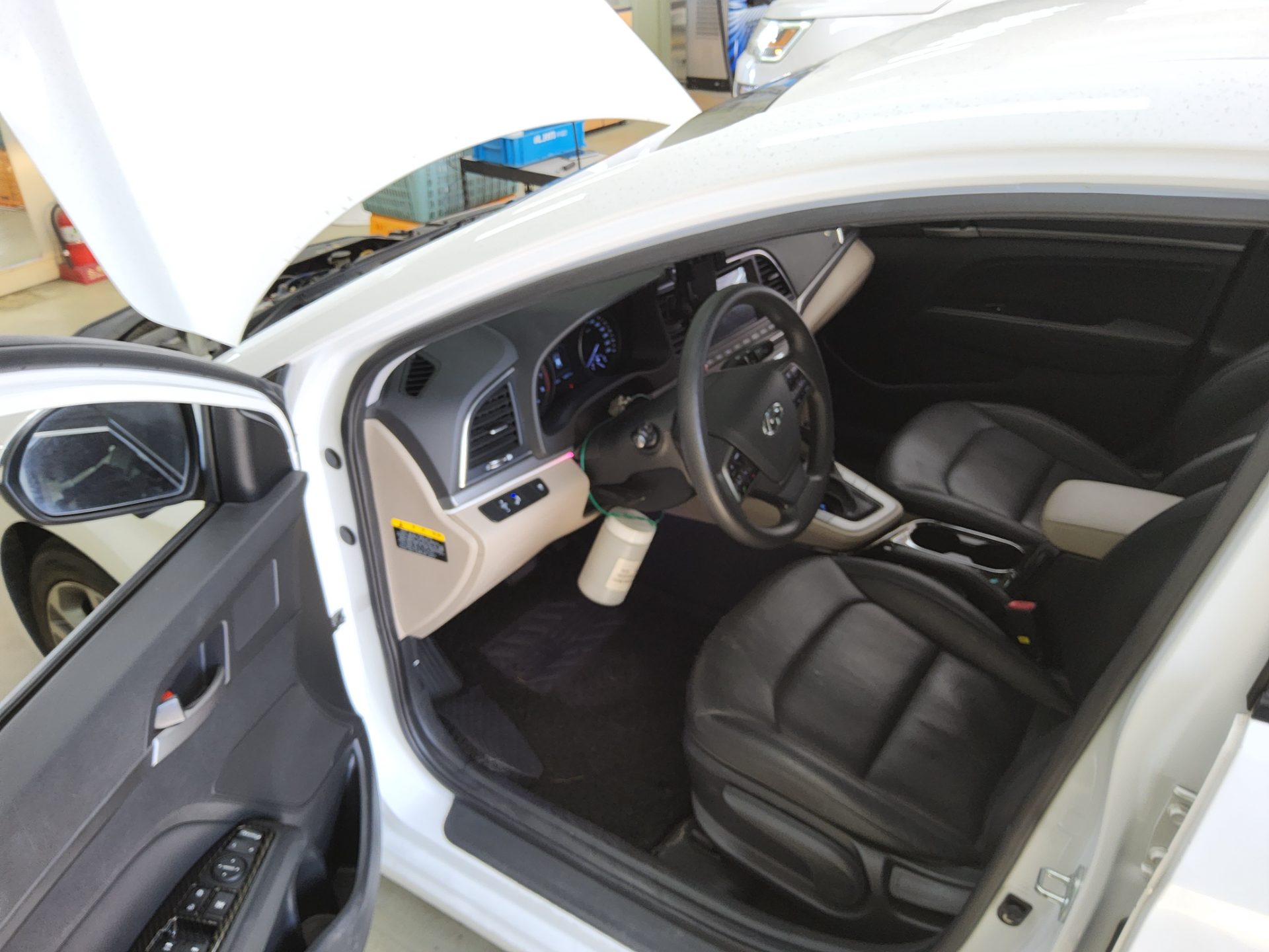 HYUNDAI AVANTE AD 1.6 GDi VALUE PLUS 2018 - zdjęcie 10