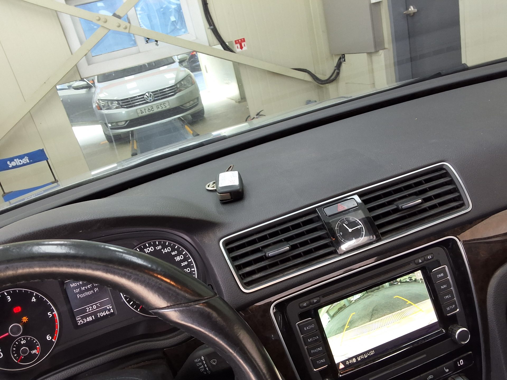 VOLKSWAGEN THE NEW PASSAT (7TH GEN) 2.0 TDI 2015 - zdjęcie 25