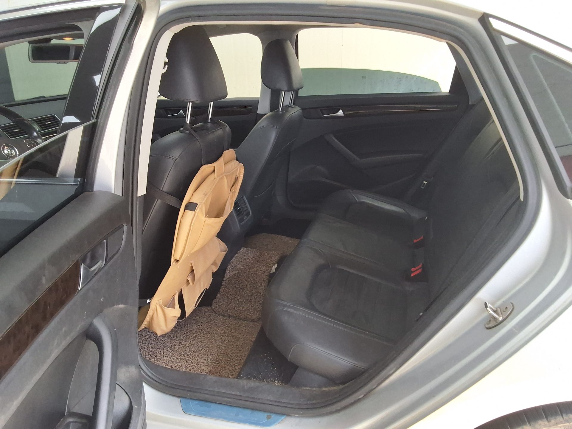 VOLKSWAGEN THE NEW PASSAT (7TH GEN) 2.0 TDI 2015 - zdjęcie 13