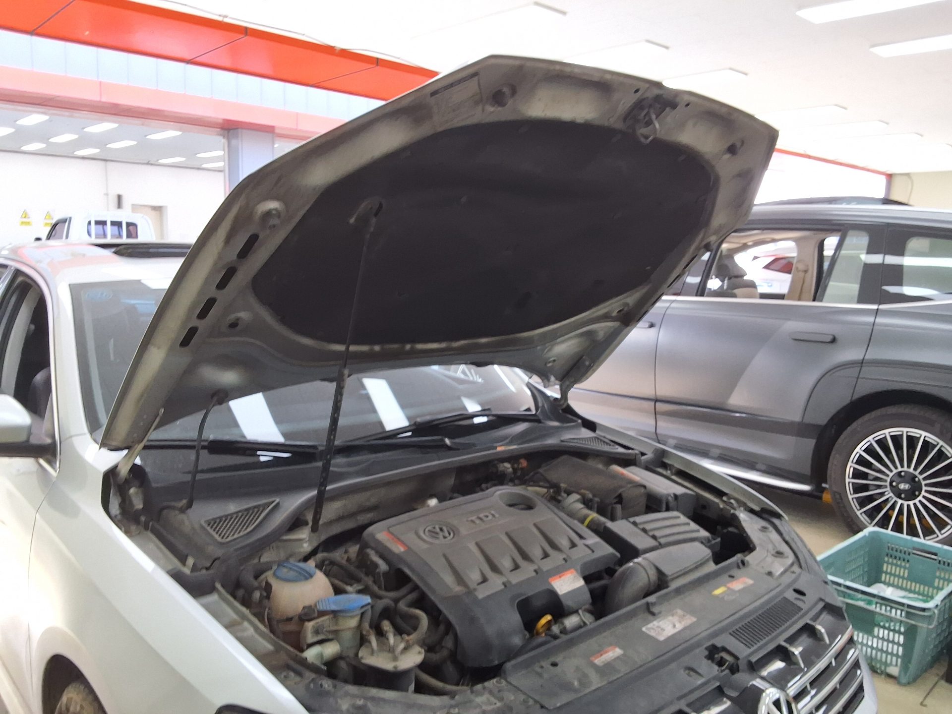 VOLKSWAGEN THE NEW PASSAT (7TH GEN) 2.0 TDI 2015 - zdjęcie 18