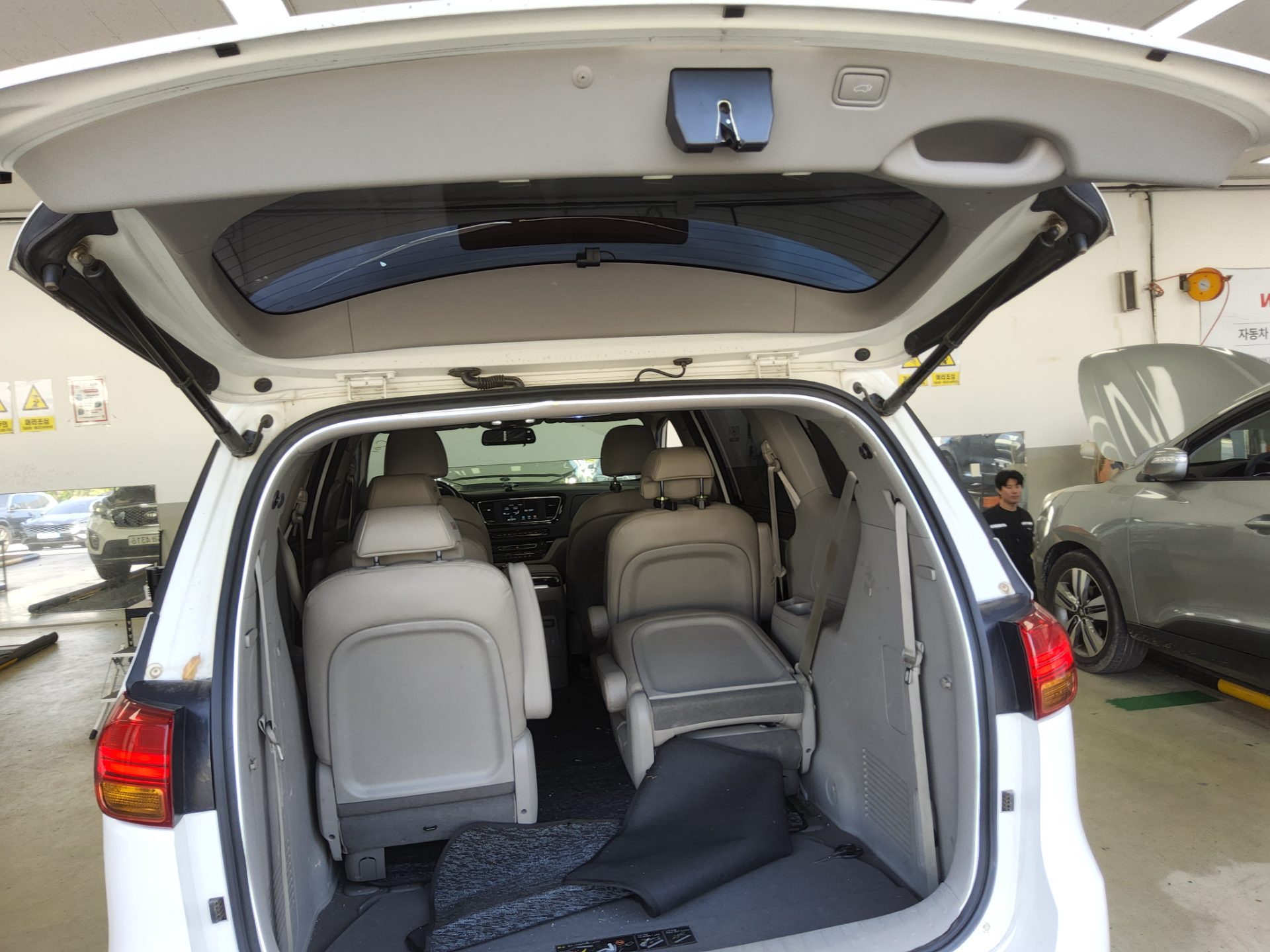 KIA ALL NEW CARNIVAL 9-SEATER DIESEL PRESTIGE 2017 - zdjęcie 15