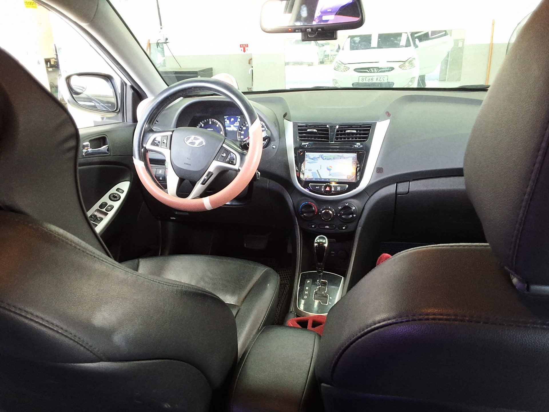 HYUNDAI NEW ACCENT WIT 1.6 VGT MODERN 2015 - zdjęcie 11