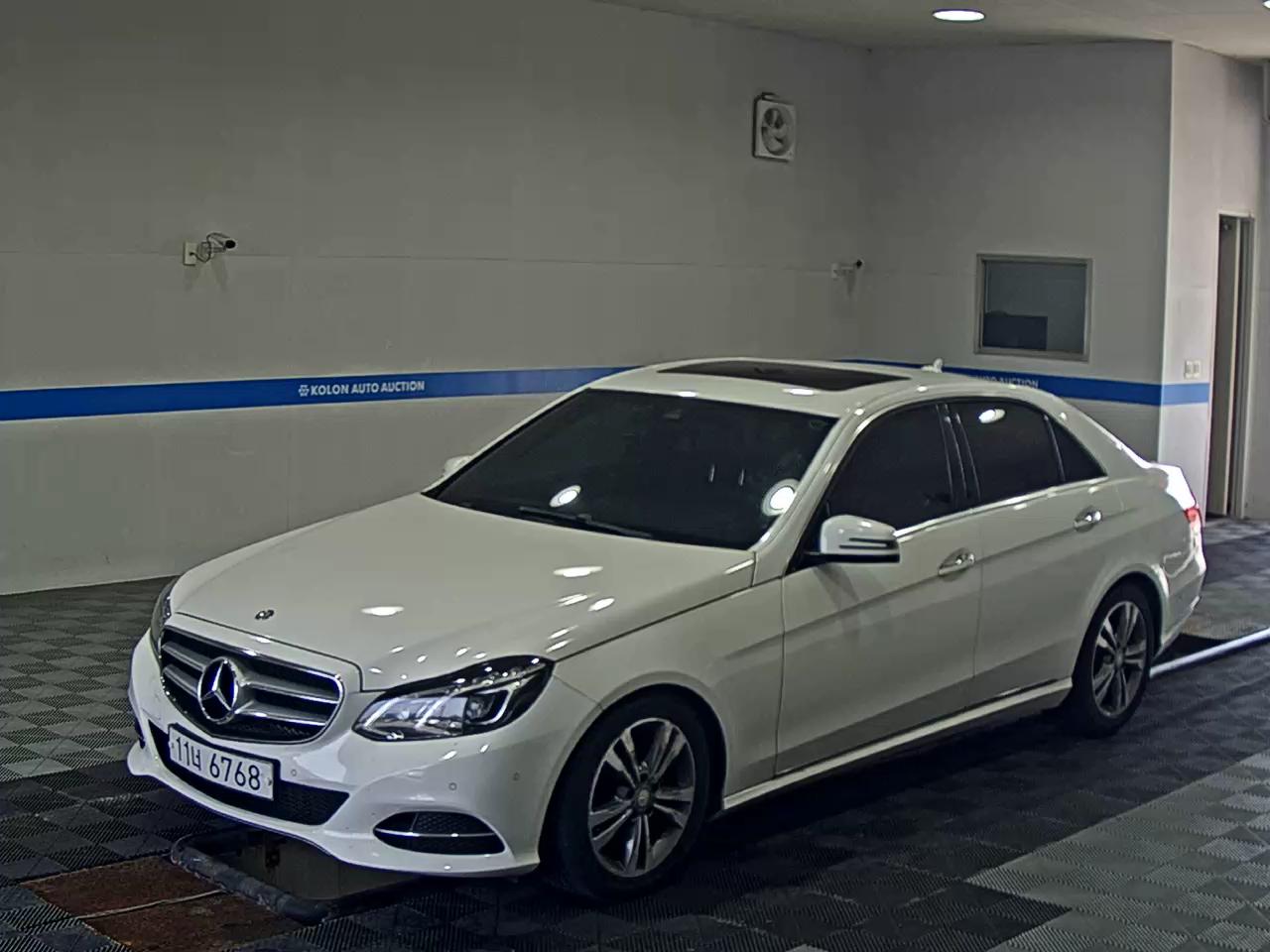 MERCEDES-BENZ E-CLASS (4TH GEN) E220 CDI BLUETEC AVANTGARDE 2016 - zdjęcie 2