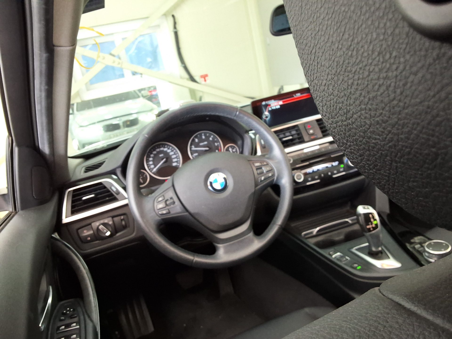 BMW 3 SERIES (6TH GEN) 320d 2016 - zdjęcie 12