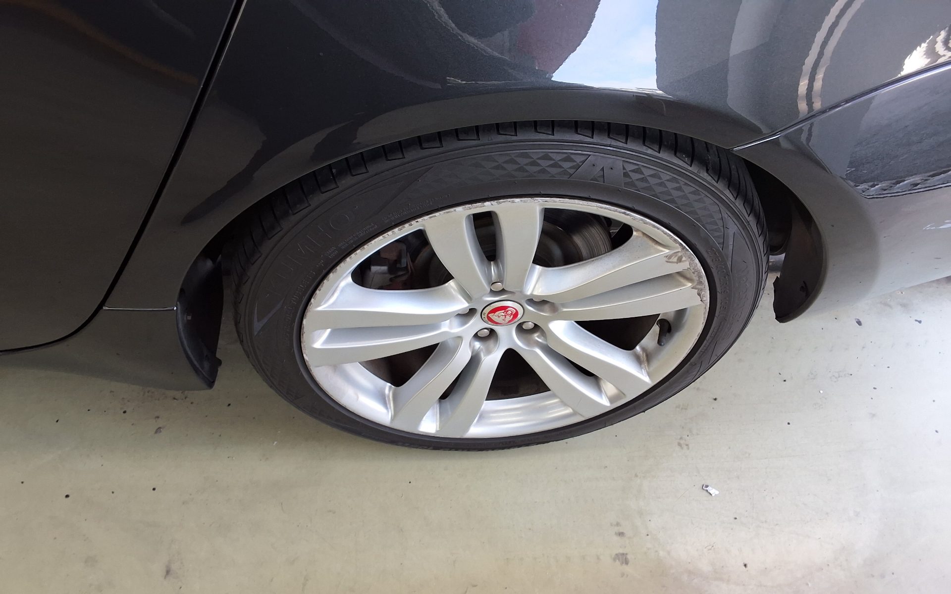 JAGUAR XJ (8TH GEN) 3.0 SC LWB PREMIUM LUXURY 2014 - zdjęcie 27