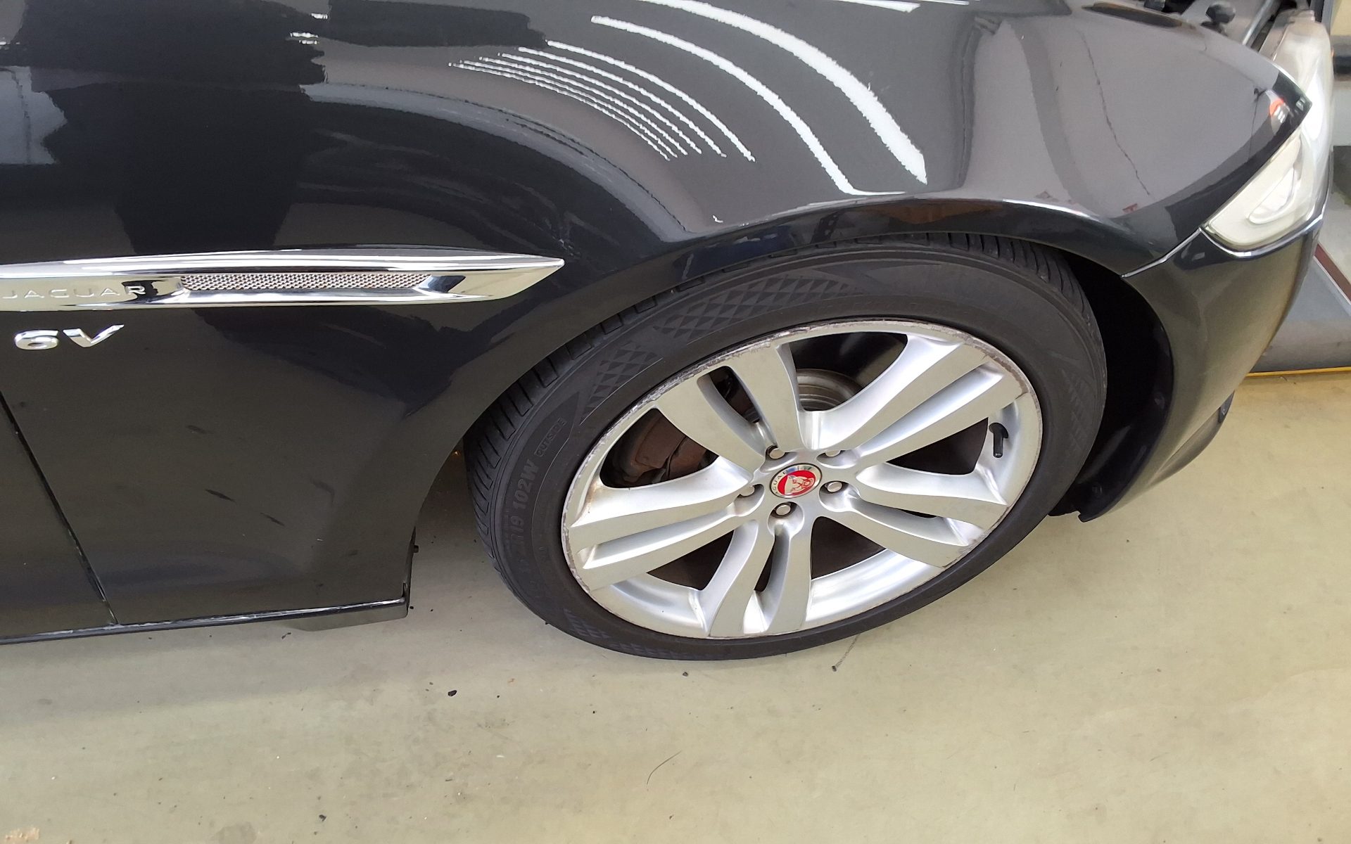 JAGUAR XJ (8TH GEN) 3.0 SC LWB PREMIUM LUXURY 2014 - zdjęcie 28