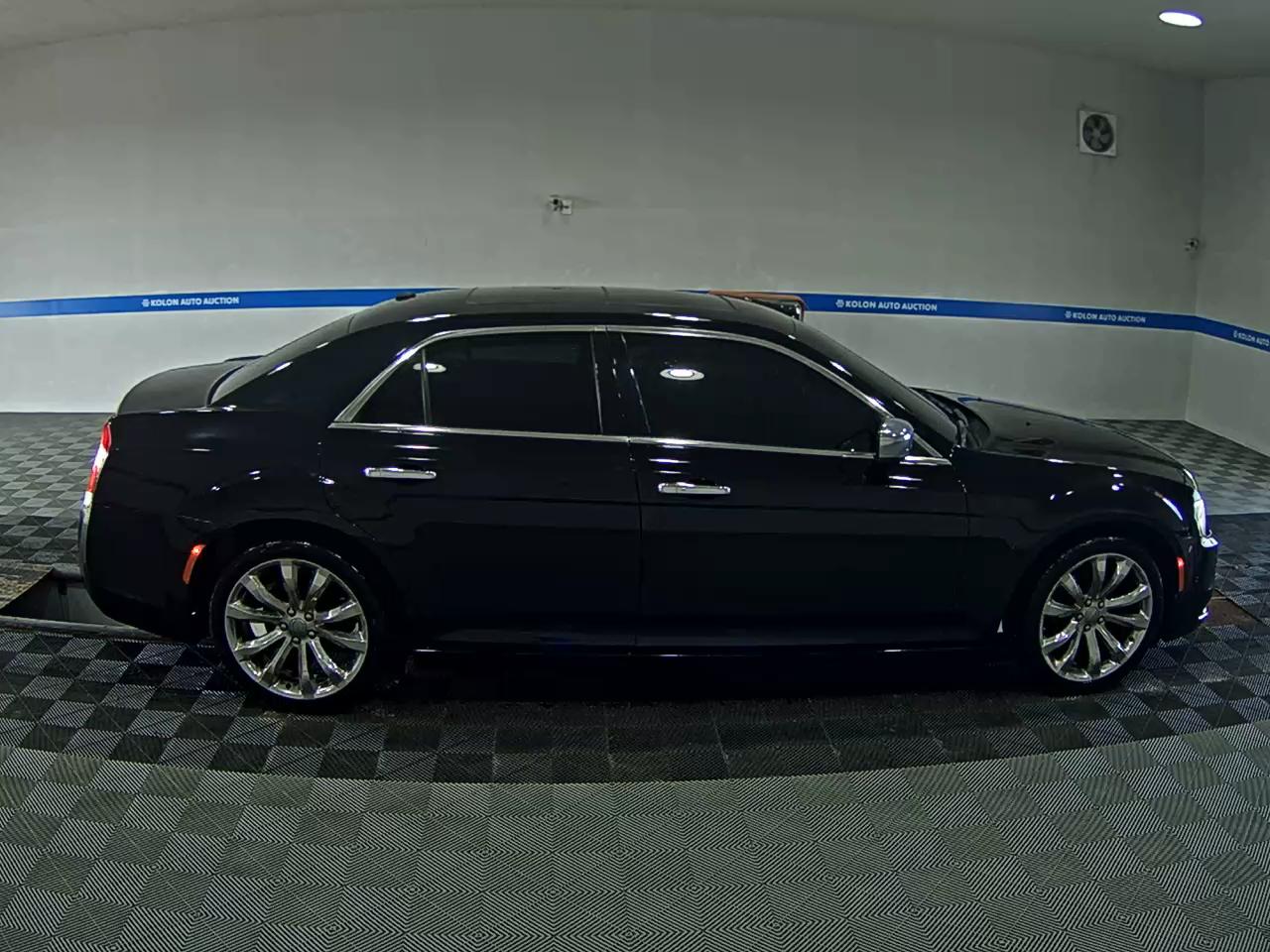 CHRYSLER 300C (2ND GEN) 3.6 2016 - zdjęcie 4