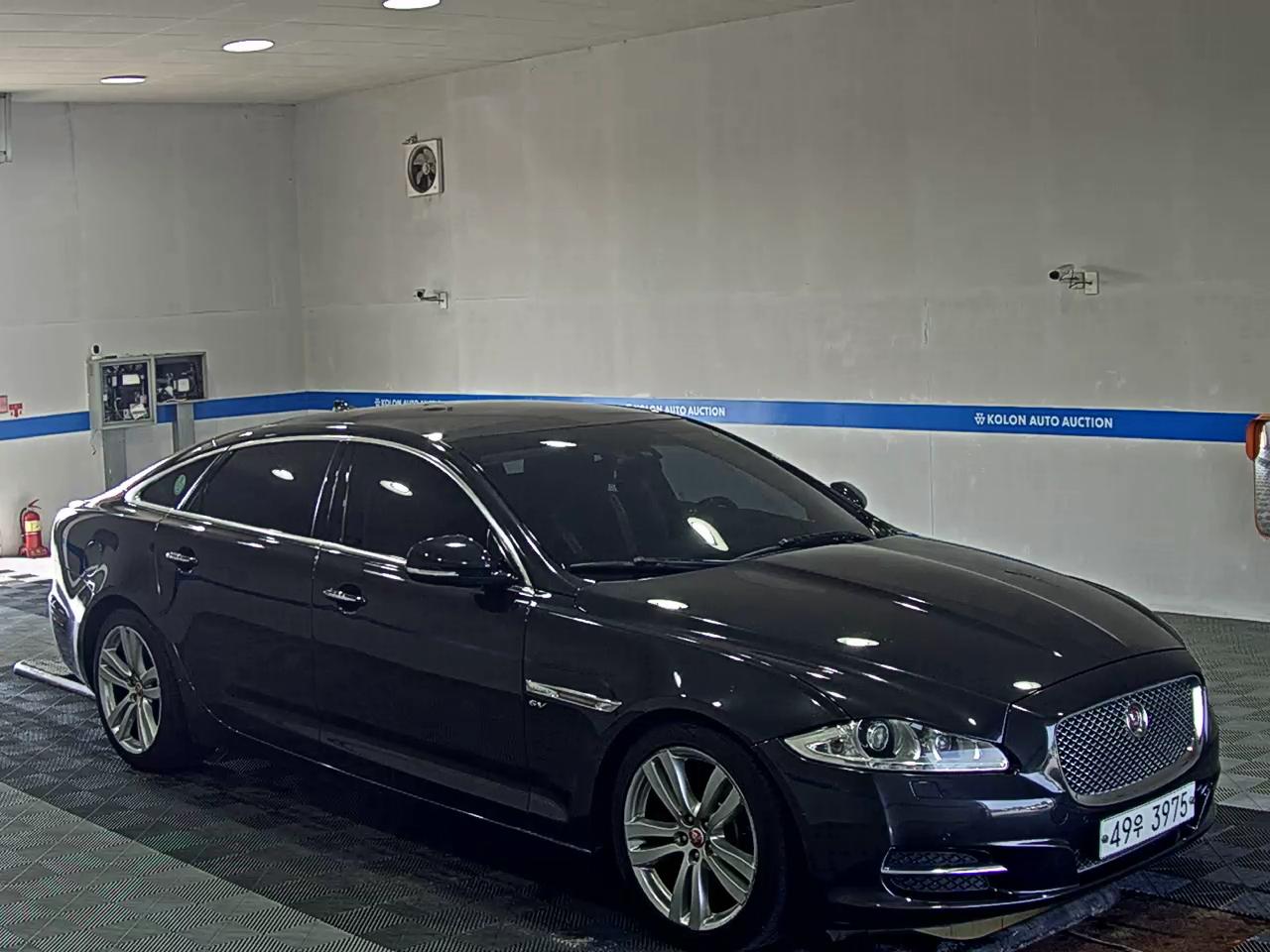 JAGUAR XJ (8TH GEN) 3.0 SC LWB PREMIUM LUXURY 2014 - zdjęcie 3