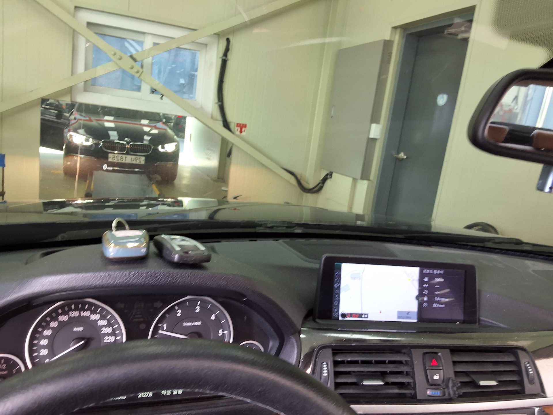 BMW 3 SERIES (6TH GEN) 320d LUXURY 2012 - zdjęcie 25