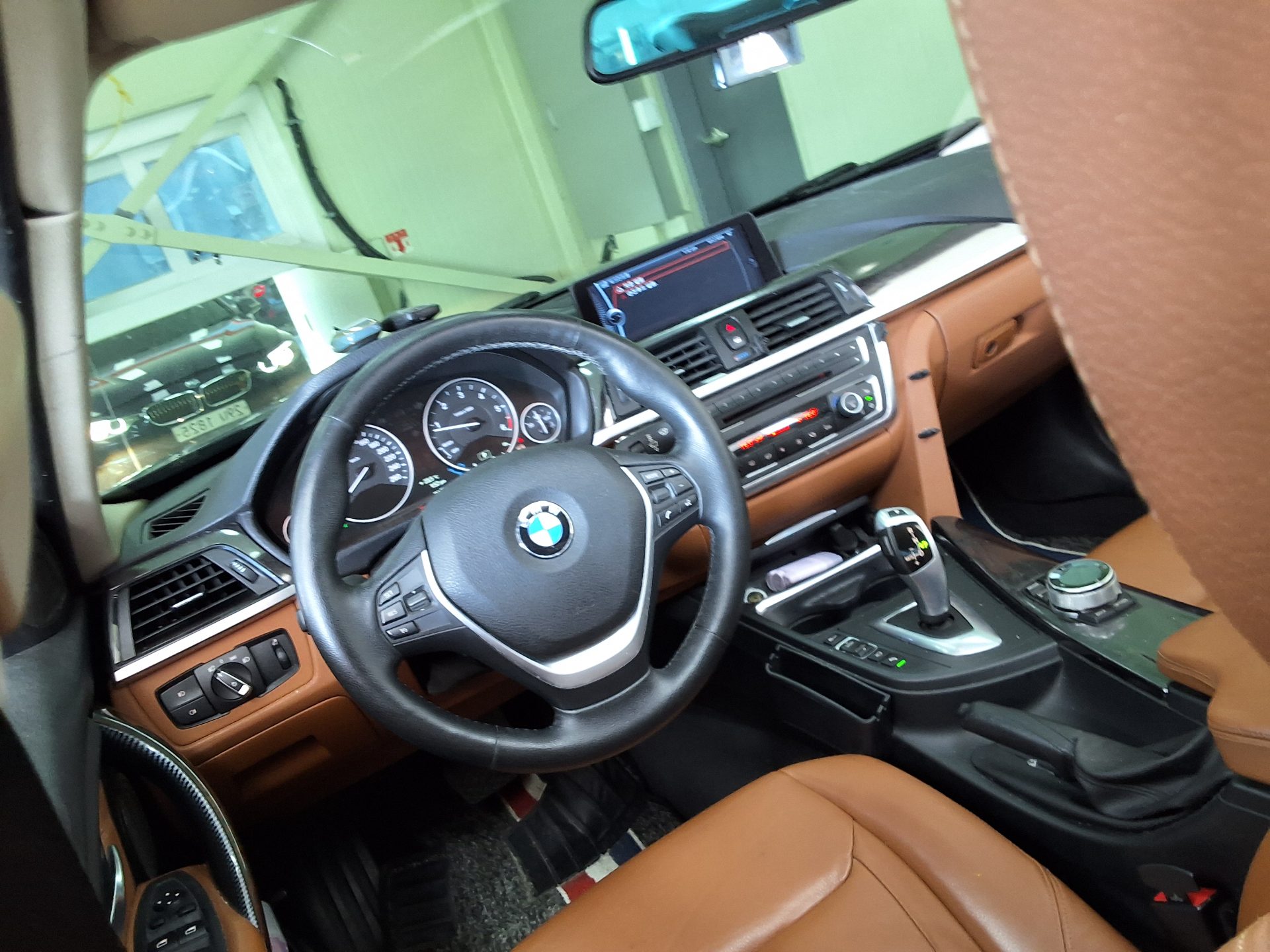 BMW 3 SERIES (6TH GEN) 320d LUXURY 2012 - zdjęcie 12