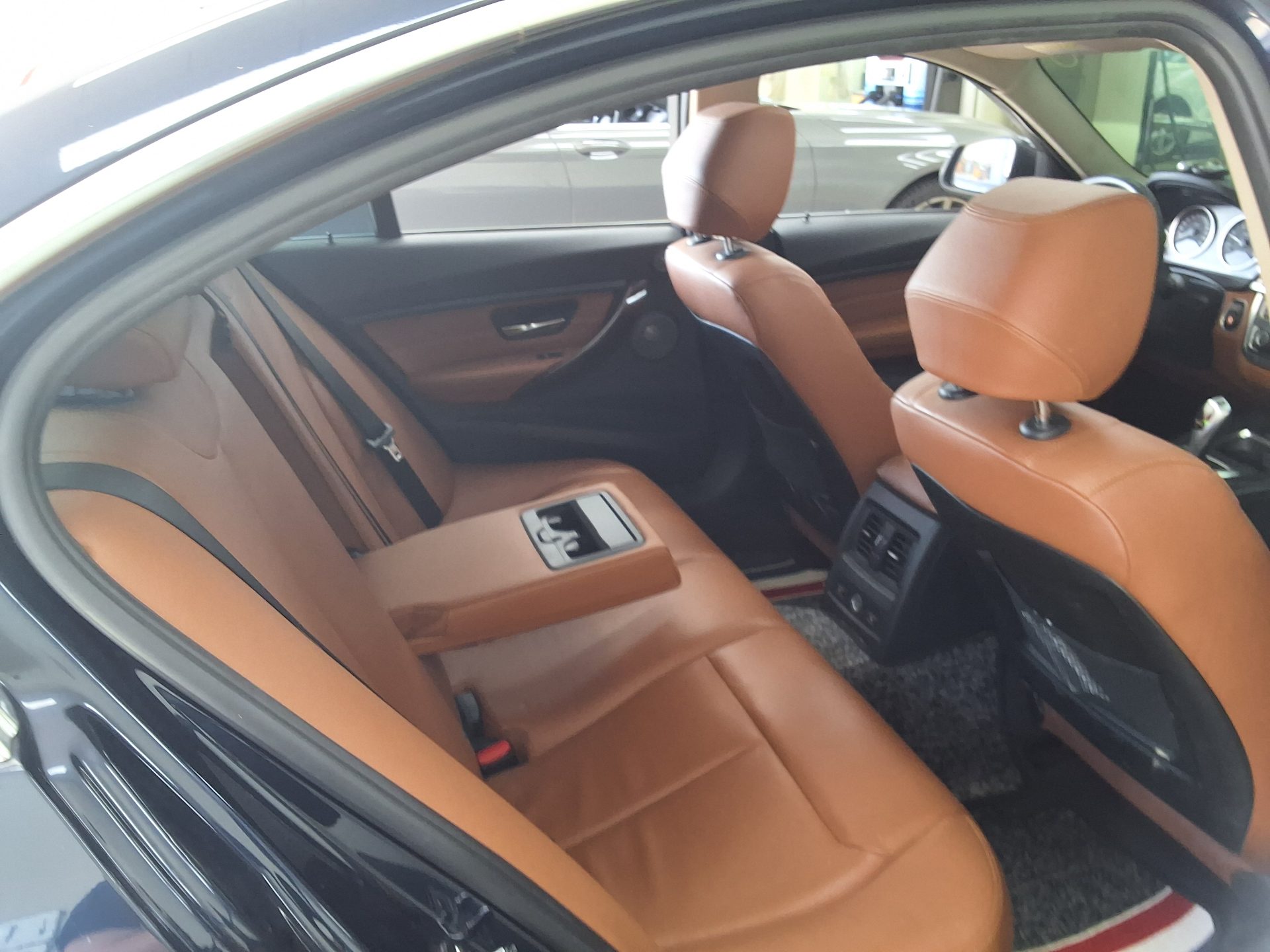 BMW 3 SERIES (6TH GEN) 320d LUXURY 2012 - zdjęcie 14