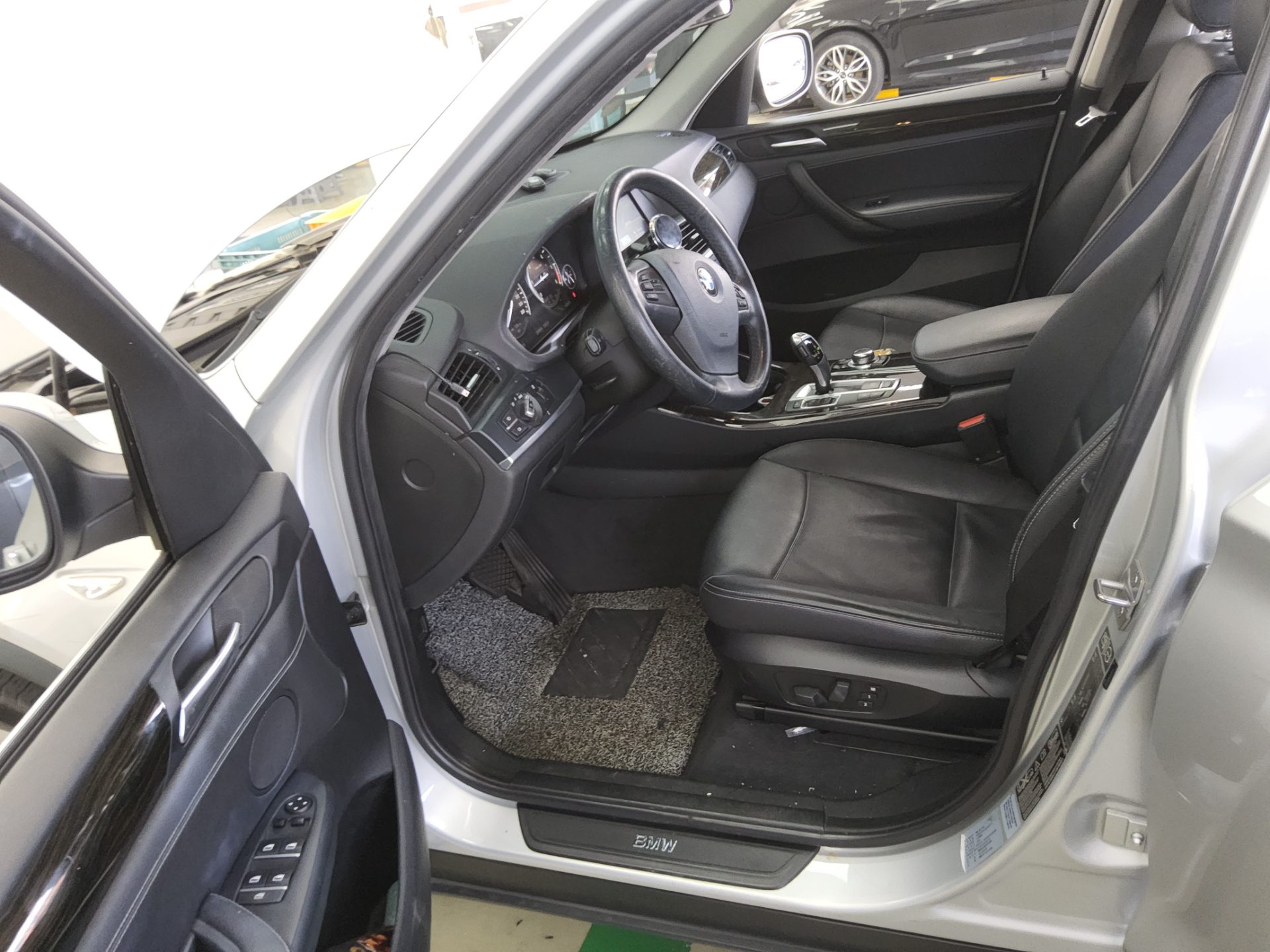 BMW X3 (2ND GEN) 20d xDRIVE HIGH 2014 - zdjęcie 10