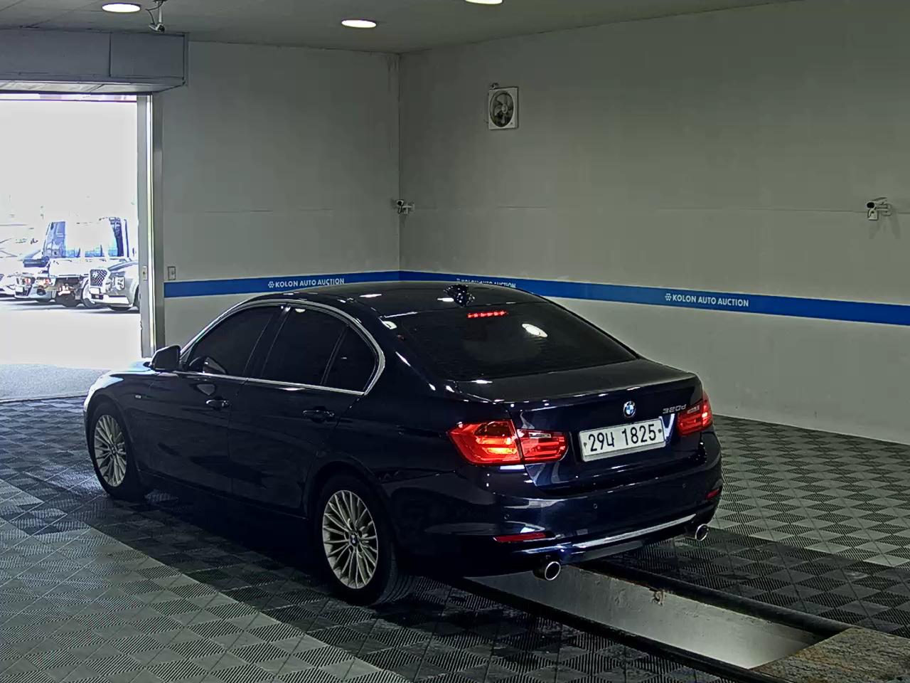 BMW 3 SERIES (6TH GEN) 320d LUXURY 2012 - zdjęcie 6
