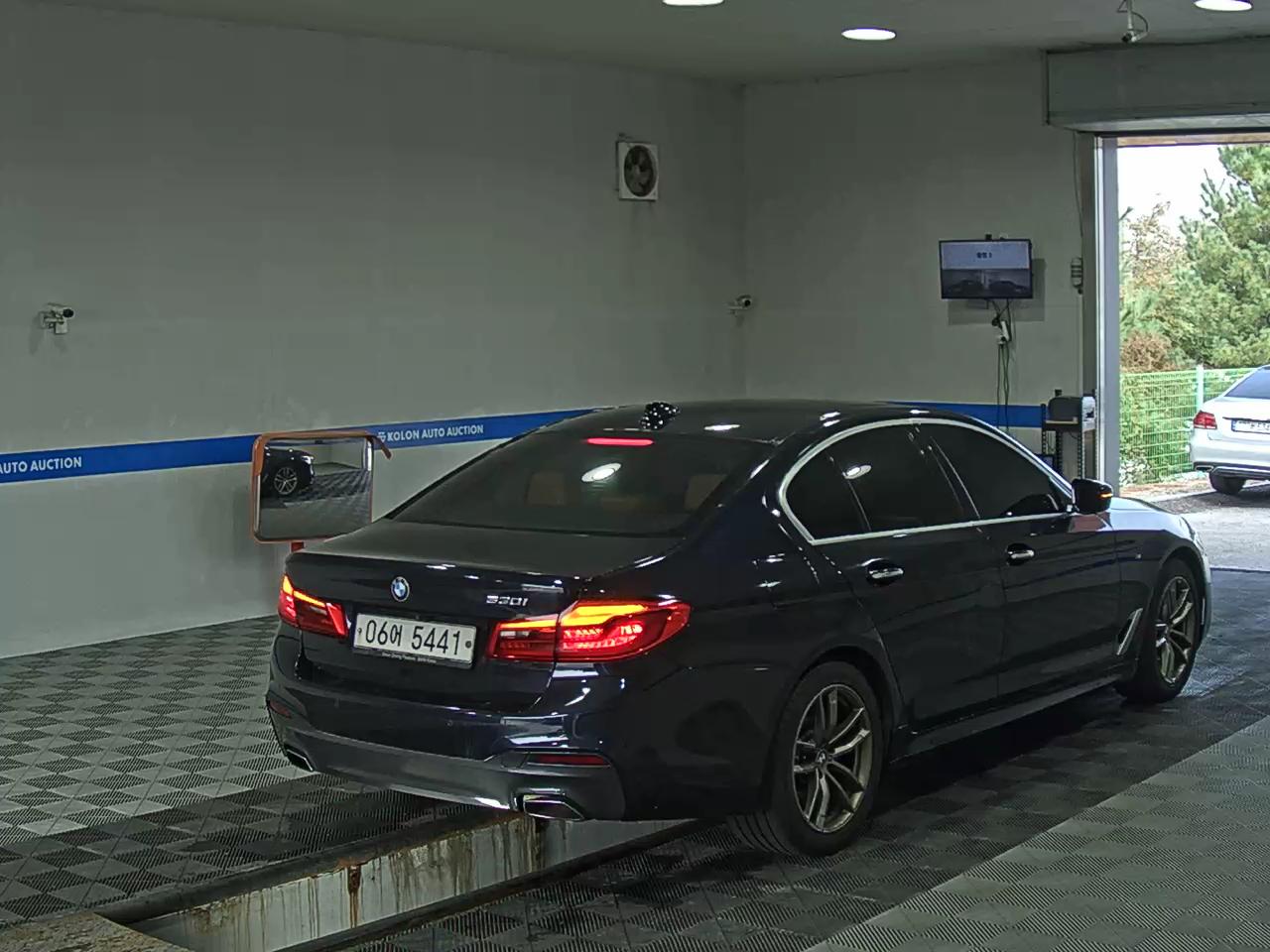 BMW 5 SERIES (7TH GEN) 530i M SPORT PACK 2018 - zdjęcie 5