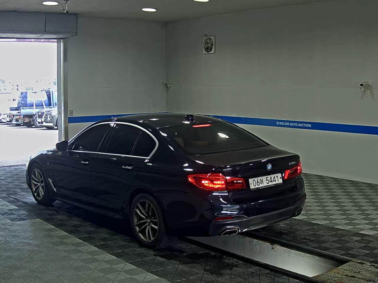 BMW 5 SERIES (7TH GEN) 530i M SPORT PACK 2018 - zdjęcie 6