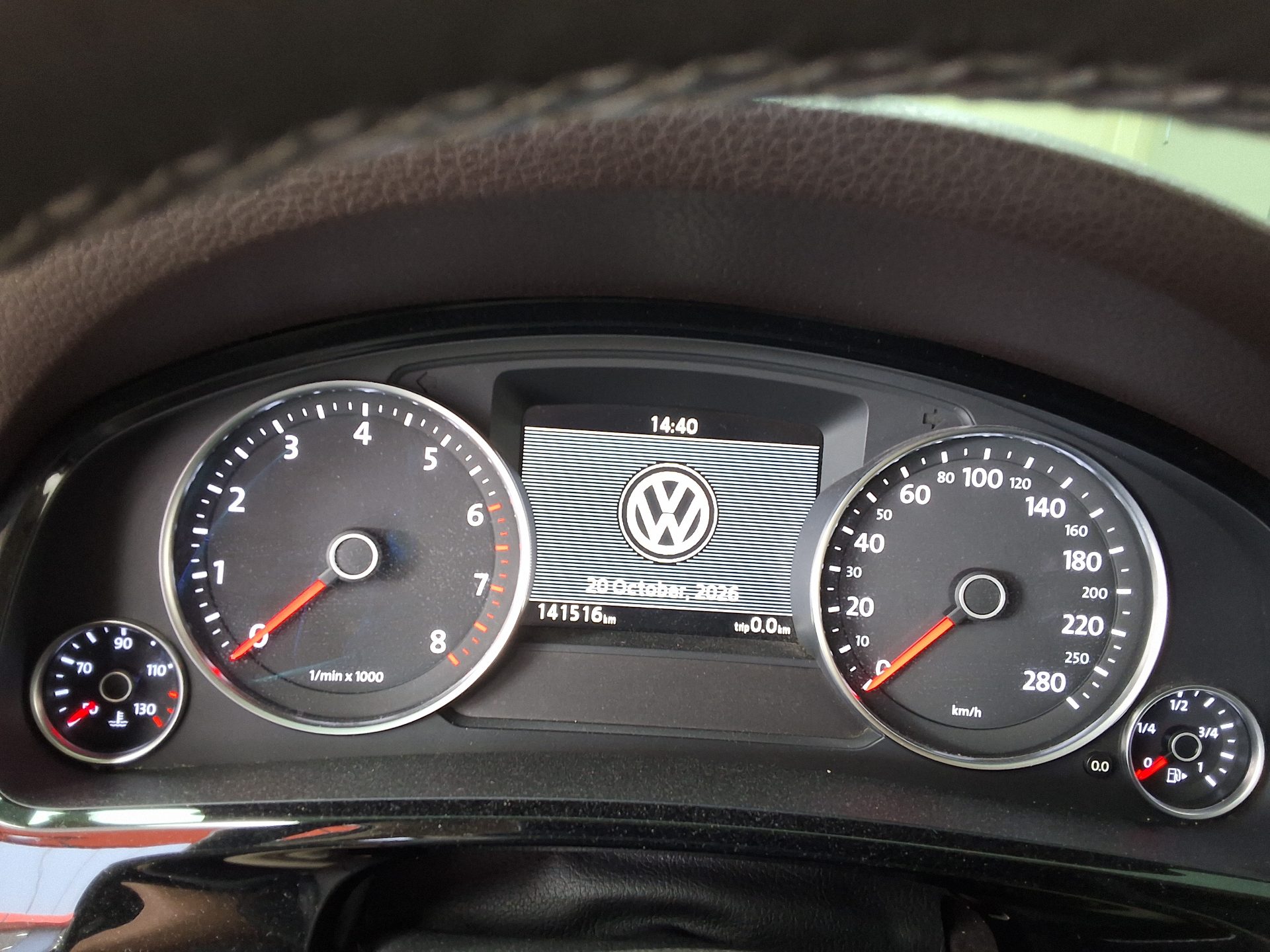 VOLKSWAGEN THE NEW TOUAREG (2ND GEN F/L) 3.6 V6 FSI 2016 - zdjęcie 10