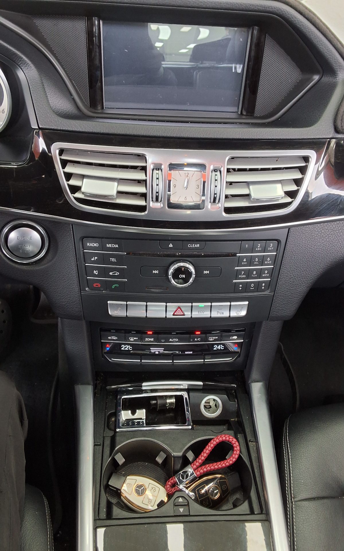 MERCEDES-BENZ E-CLASS (4TH GEN) E220 CDI BLUETEC AVANTGARDE 2016 - zdjęcie 18