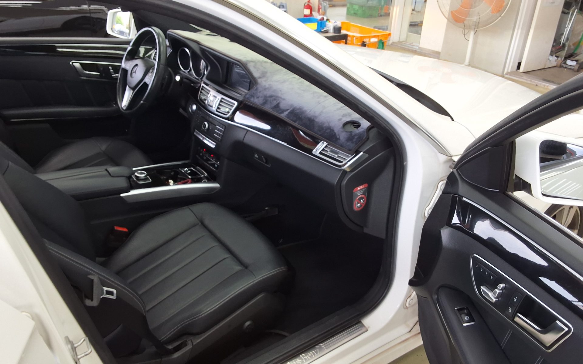 MERCEDES-BENZ E-CLASS (4TH GEN) E220 CDI BLUETEC AVANTGARDE 2016 - zdjęcie 14
