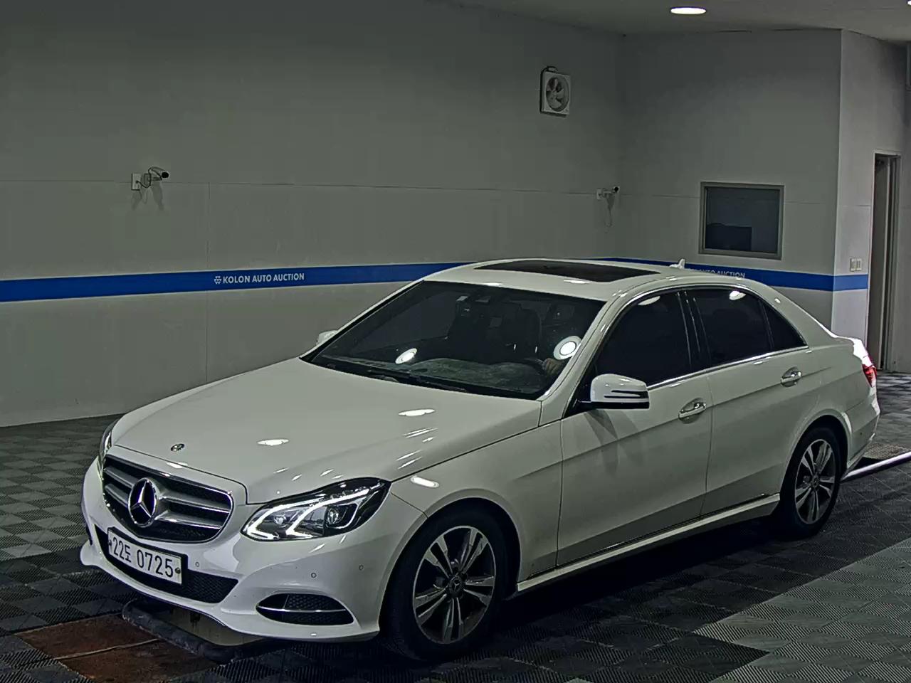 MERCEDES-BENZ E-CLASS (4TH GEN) E220 CDI BLUETEC AVANTGARDE 2016 - zdjęcie 2