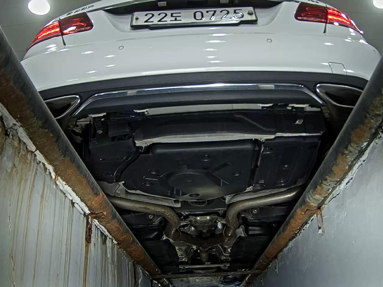 MERCEDES-BENZ E-CLASS (4TH GEN) E220 CDI BLUETEC AVANTGARDE 2016 - zdjęcie 8