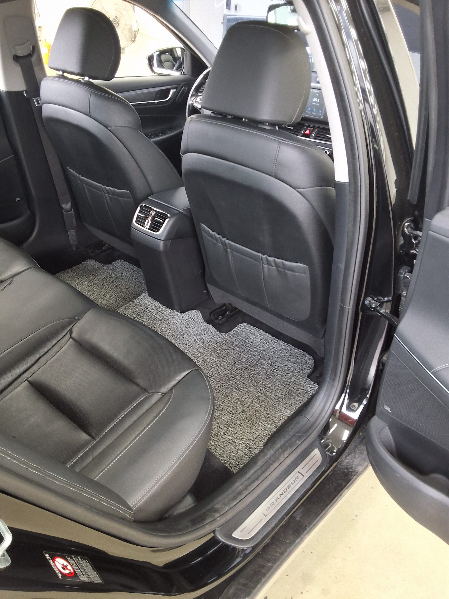 HYUNDAI GRANDEUR IG HYBRID 2.4 HEV EXCLUSIVE 2019 - zdjęcie 13