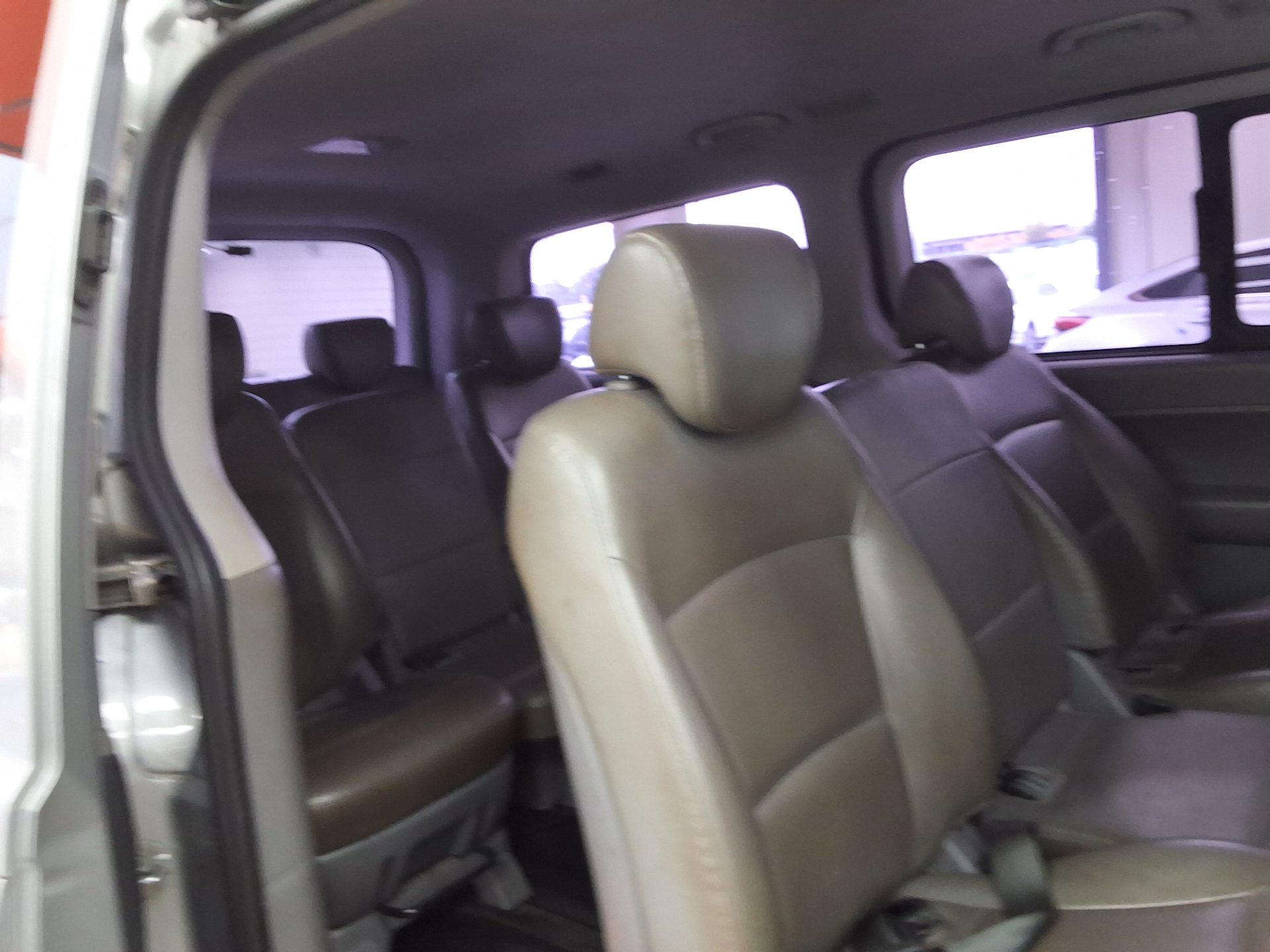 HYUNDAI GRAND STAREX 12-SEATER DIESEL CVX LUXURY 2015 - zdjęcie 14