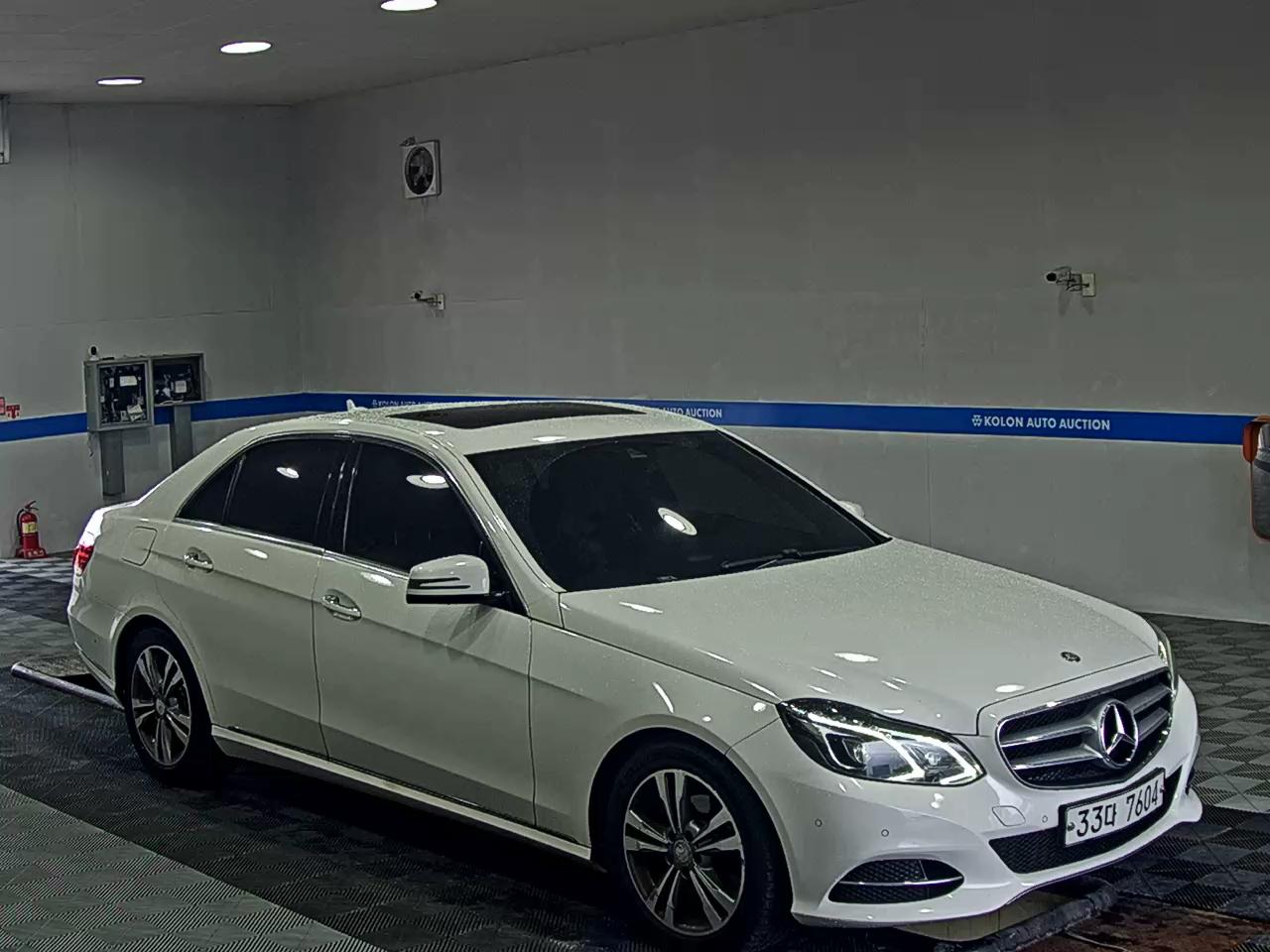 MERCEDES-BENZ E-CLASS (4TH GEN) E220 CDI BLUETEC AVANTGARDE 2016 - zdjęcie 3