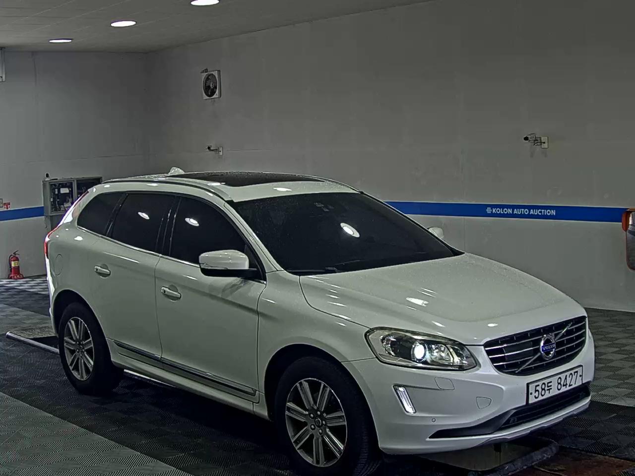 VOLVO XC60 (1ST GEN) D4 SUMMUM 2017 - zdjęcie 3