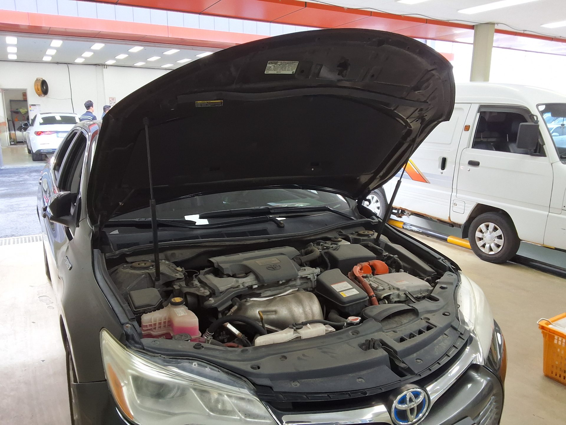TOYOTA CAMRY (9TH GEN) 2.5 HYBRID XLE 2016 - zdjęcie 18