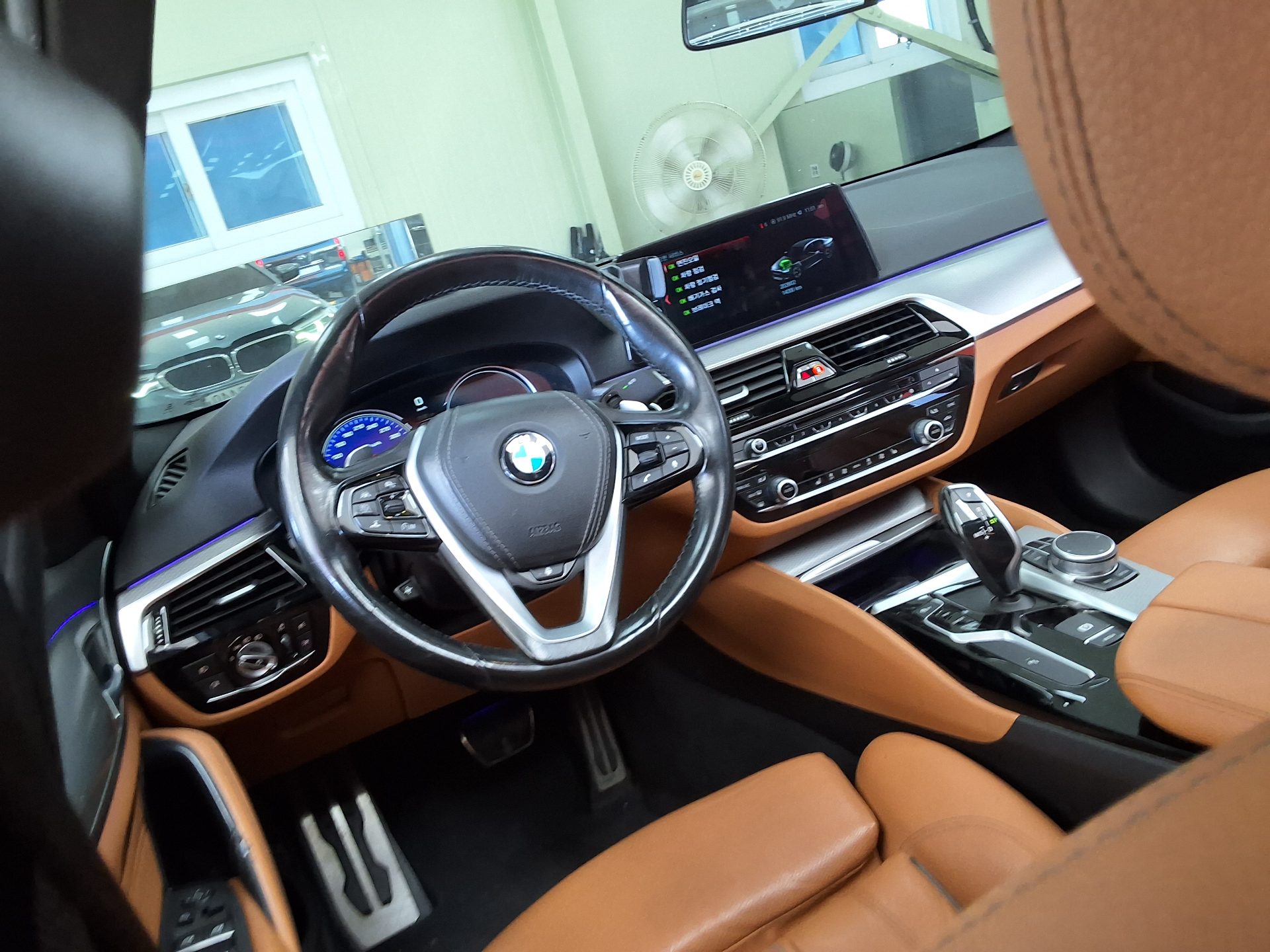 BMW 5 SERIES (7TH GEN) 520d xDRIVE M SPORT PACK 2017 - zdjęcie 12