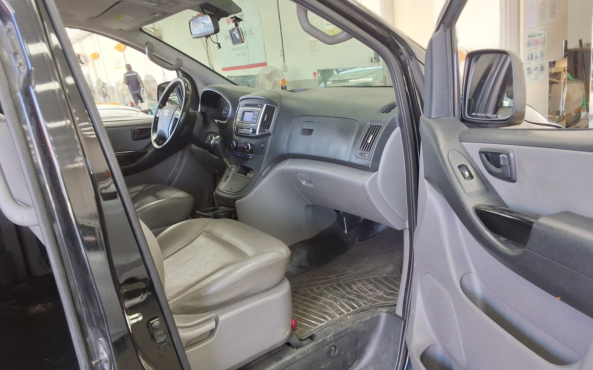 HYUNDAI THE NEW GRAND STAREX 5-SEATER DIESEL VAN SMART 2019 - zdjęcie 14