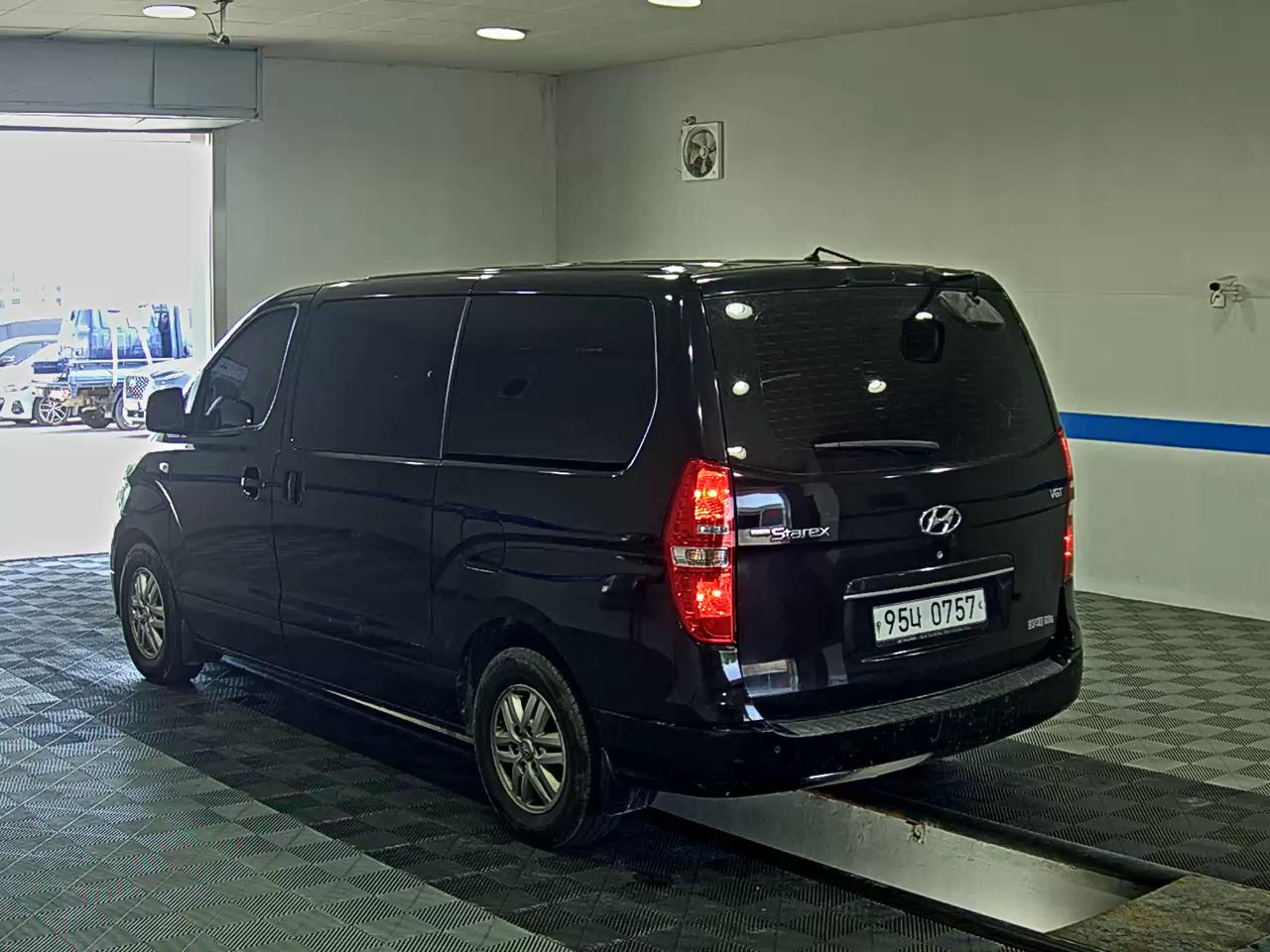 HYUNDAI THE NEW GRAND STAREX 5-SEATER DIESEL VAN SMART 2019 - zdjęcie 6