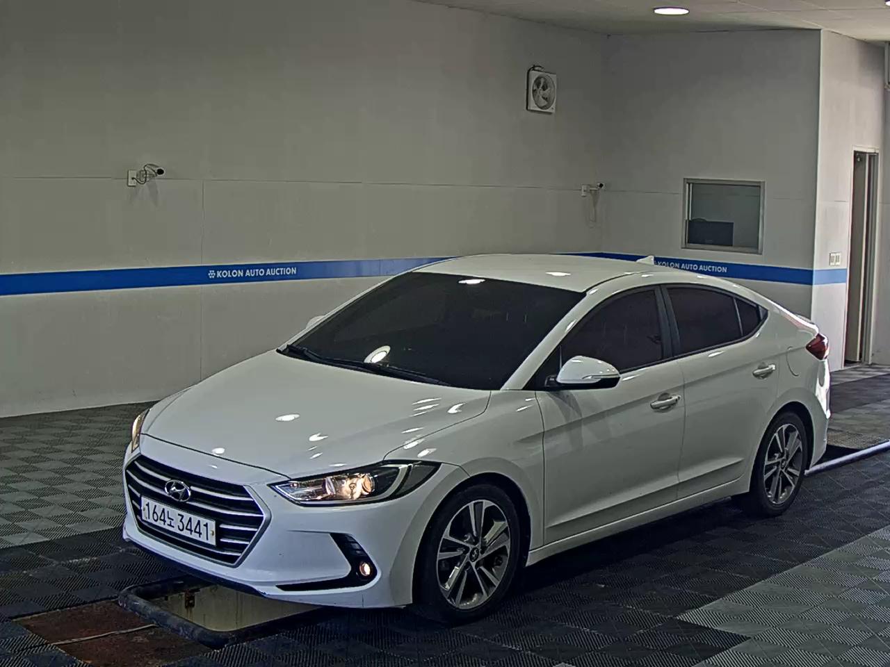 HYUNDAI AVANTE AD 1.6 GDi VALUE PLUS 2018 - zdjęcie 2