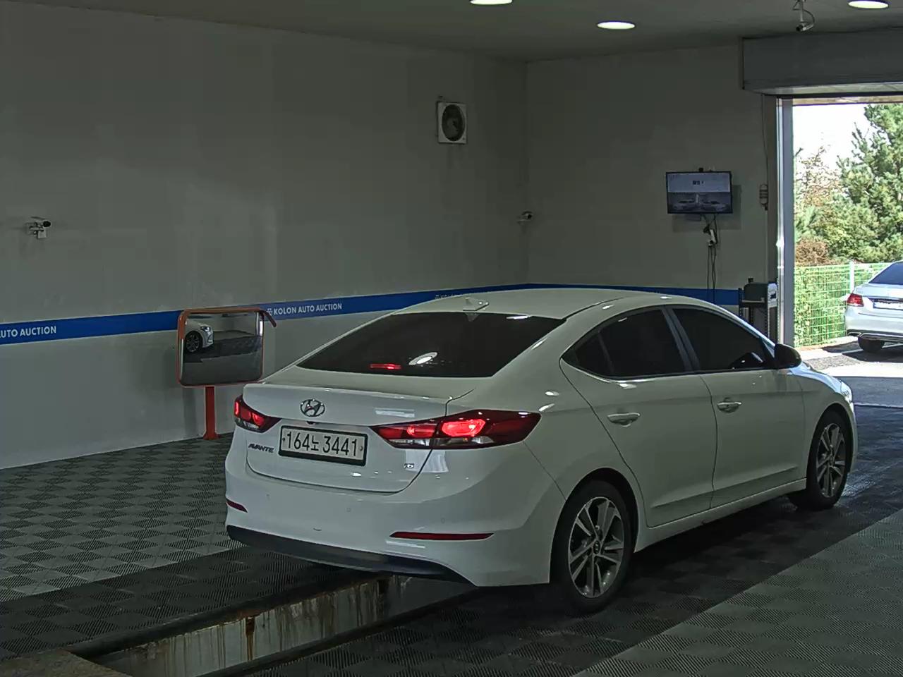 HYUNDAI AVANTE AD 1.6 GDi VALUE PLUS 2018 - zdjęcie 5