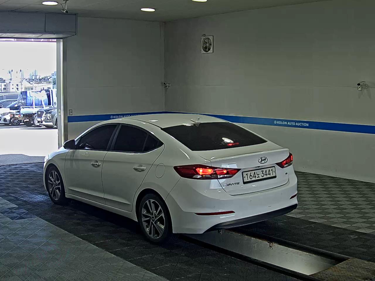 HYUNDAI AVANTE AD 1.6 GDi VALUE PLUS 2018 - zdjęcie 6