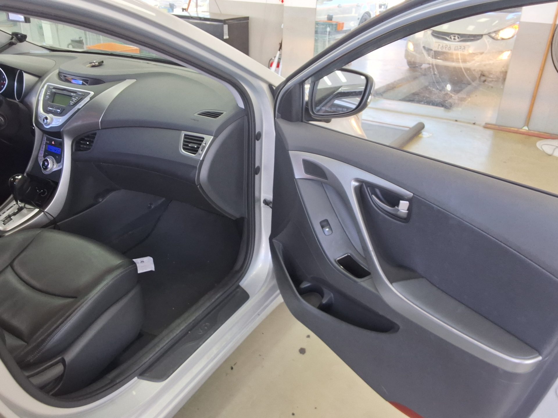 HYUNDAI AVANTE MD M16 GDi LUXURY 2011 - zdjęcie 14