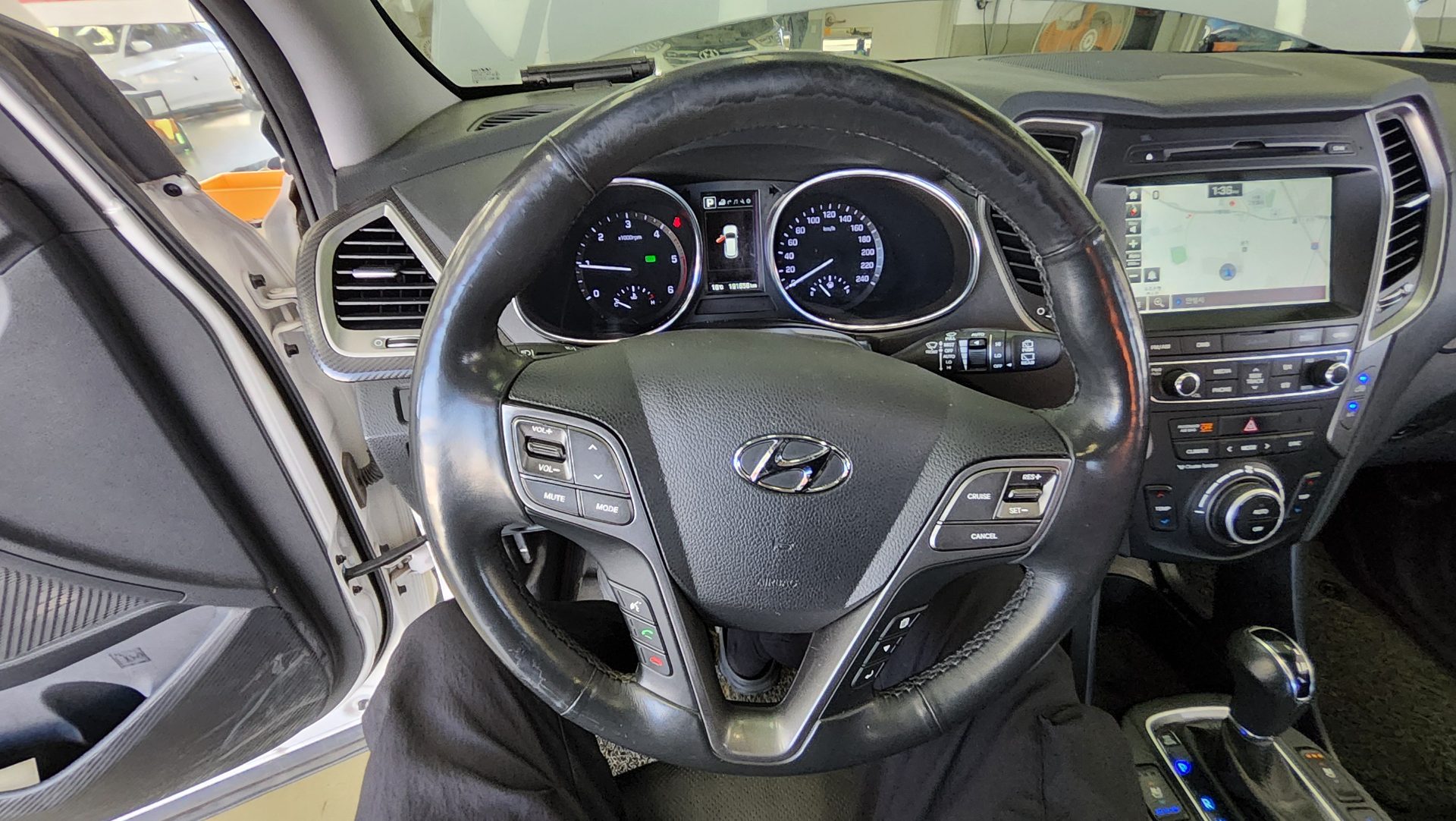 HYUNDAI SANTA FE THE PRIME DIESEL R2.0 2WD EXCLUSIVE SPECIAL 2017 - zdjęcie 17