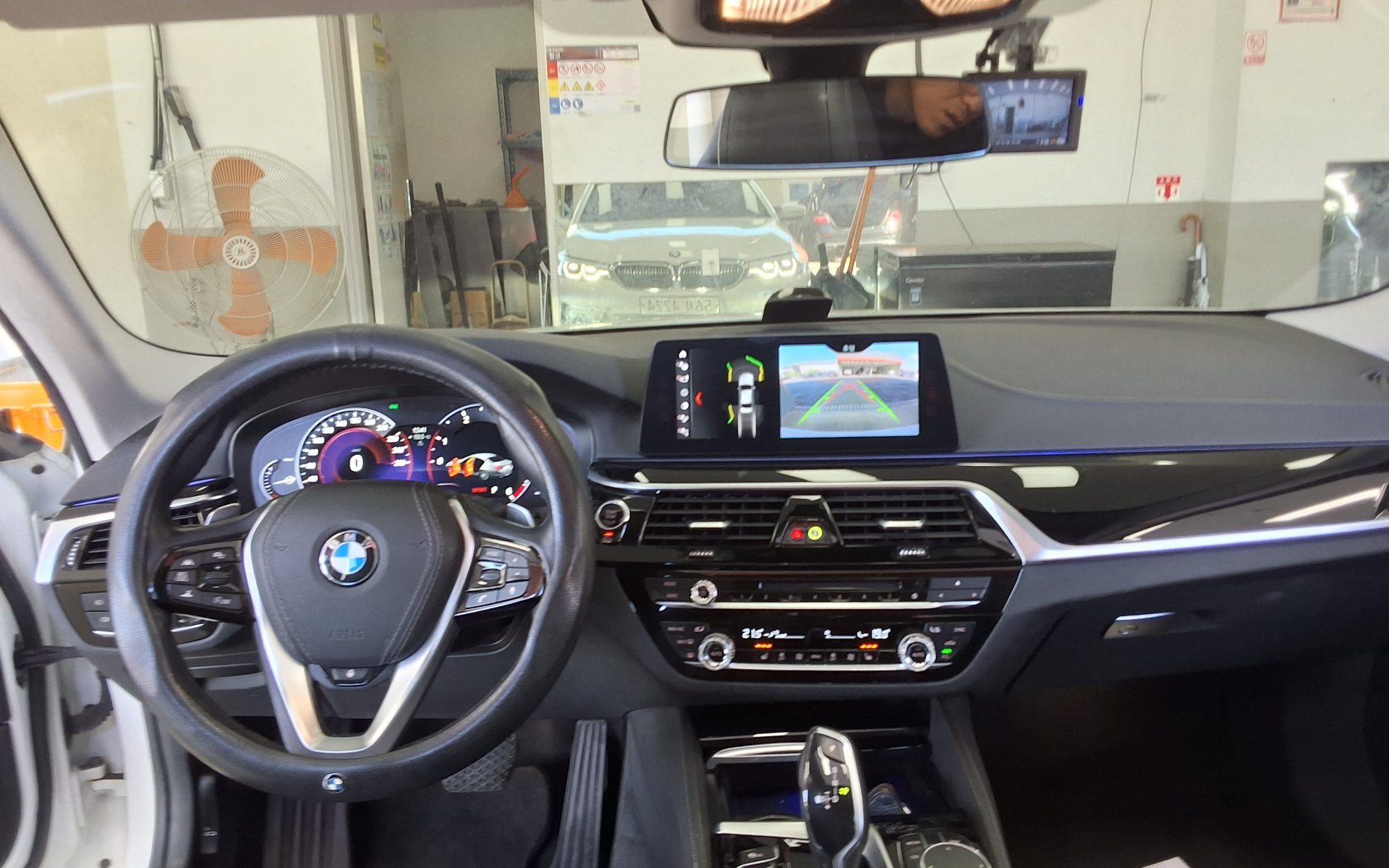 BMW 5 SERIES (7TH GEN) 520d LUXURY LINE SPECIAL 2018 - zdjęcie 11