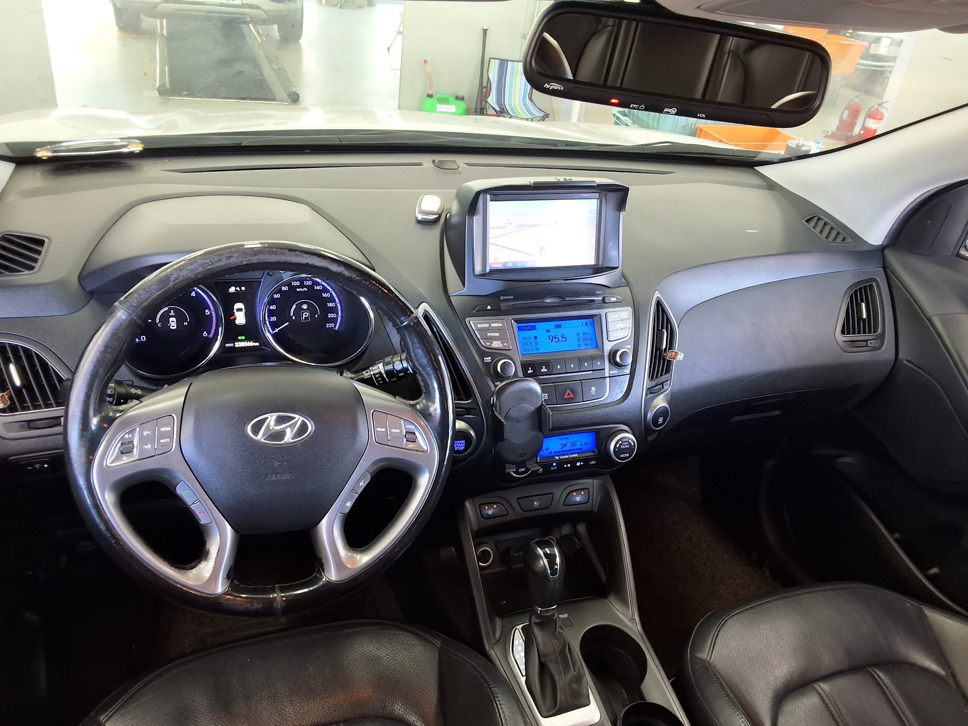 HYUNDAI NEW TUCSON ix DIESEL R2.0 2WD MODERN 2014 - zdjęcie 11
