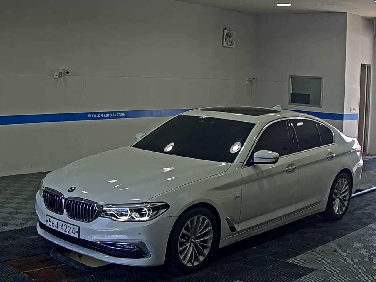 BMW 5 SERIES (7TH GEN) 520d LUXURY LINE SPECIAL 2018 - zdjęcie 2