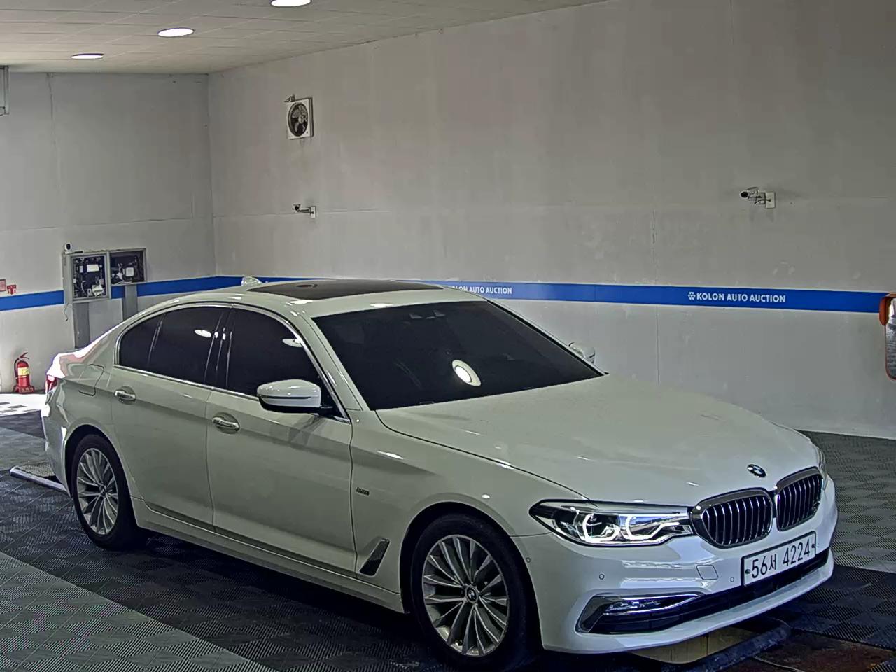 BMW 5 SERIES (7TH GEN) 520d LUXURY LINE SPECIAL 2018 - zdjęcie 3