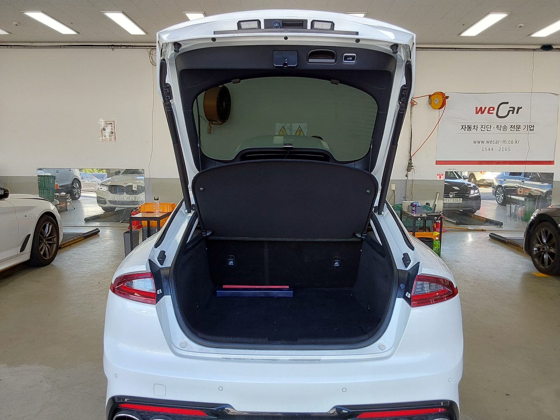 KIA STINGER 2.0 TURBO PLATINUM 2018 - zdjęcie 15