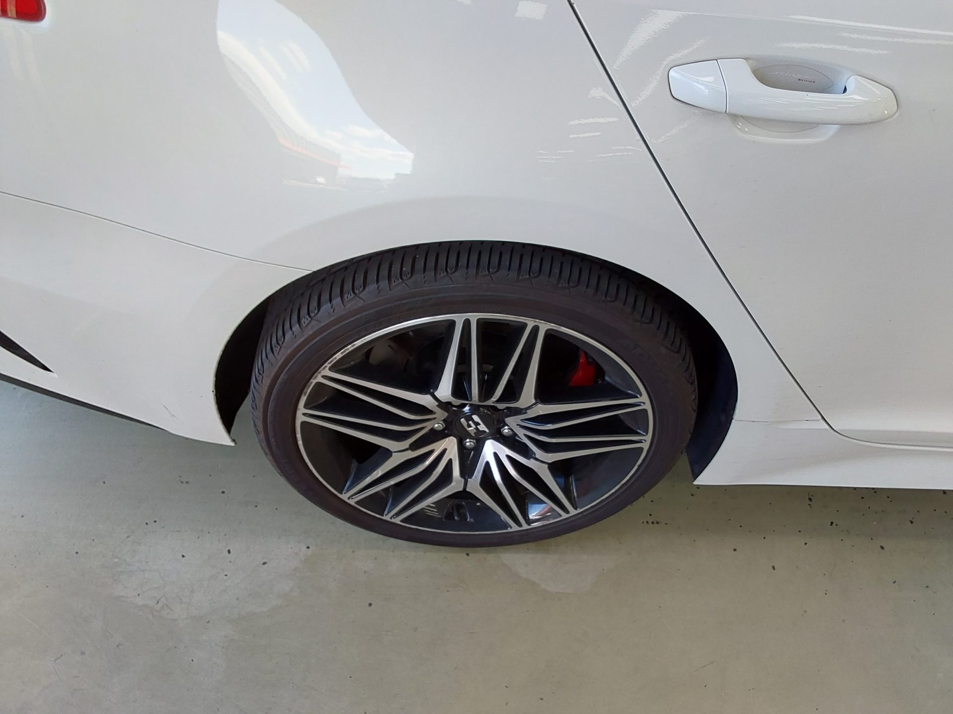 KIA STINGER 2.0 TURBO PLATINUM 2018 - zdjęcie 24
