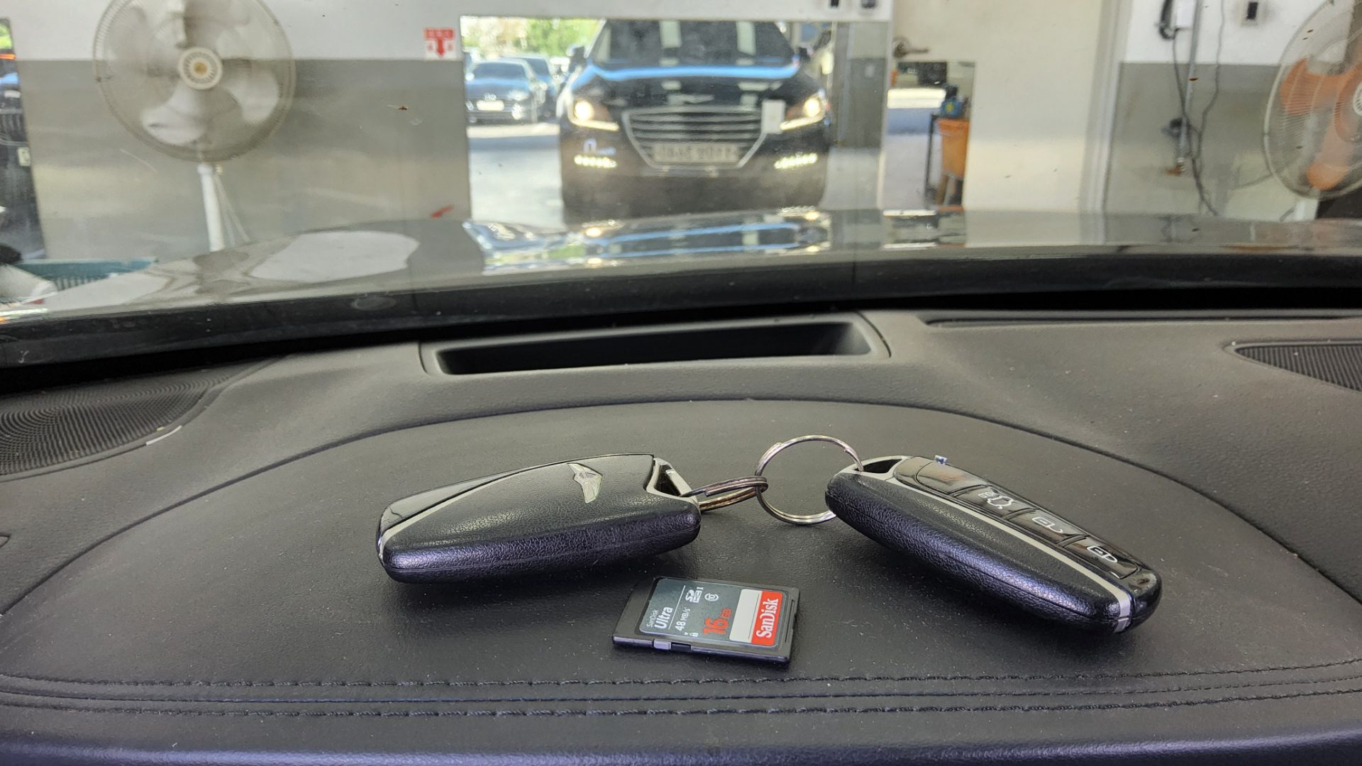 HYUNDAI GENESIS DH G330 PREMIUM 2016 - zdjęcie 19