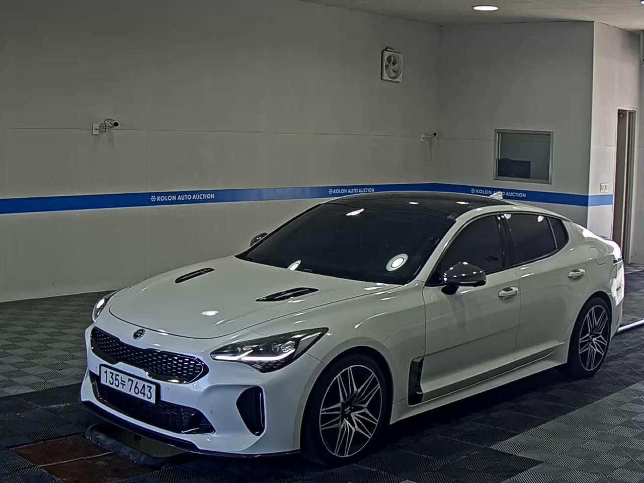 KIA STINGER 2.0 TURBO PLATINUM 2018 - zdjęcie 2