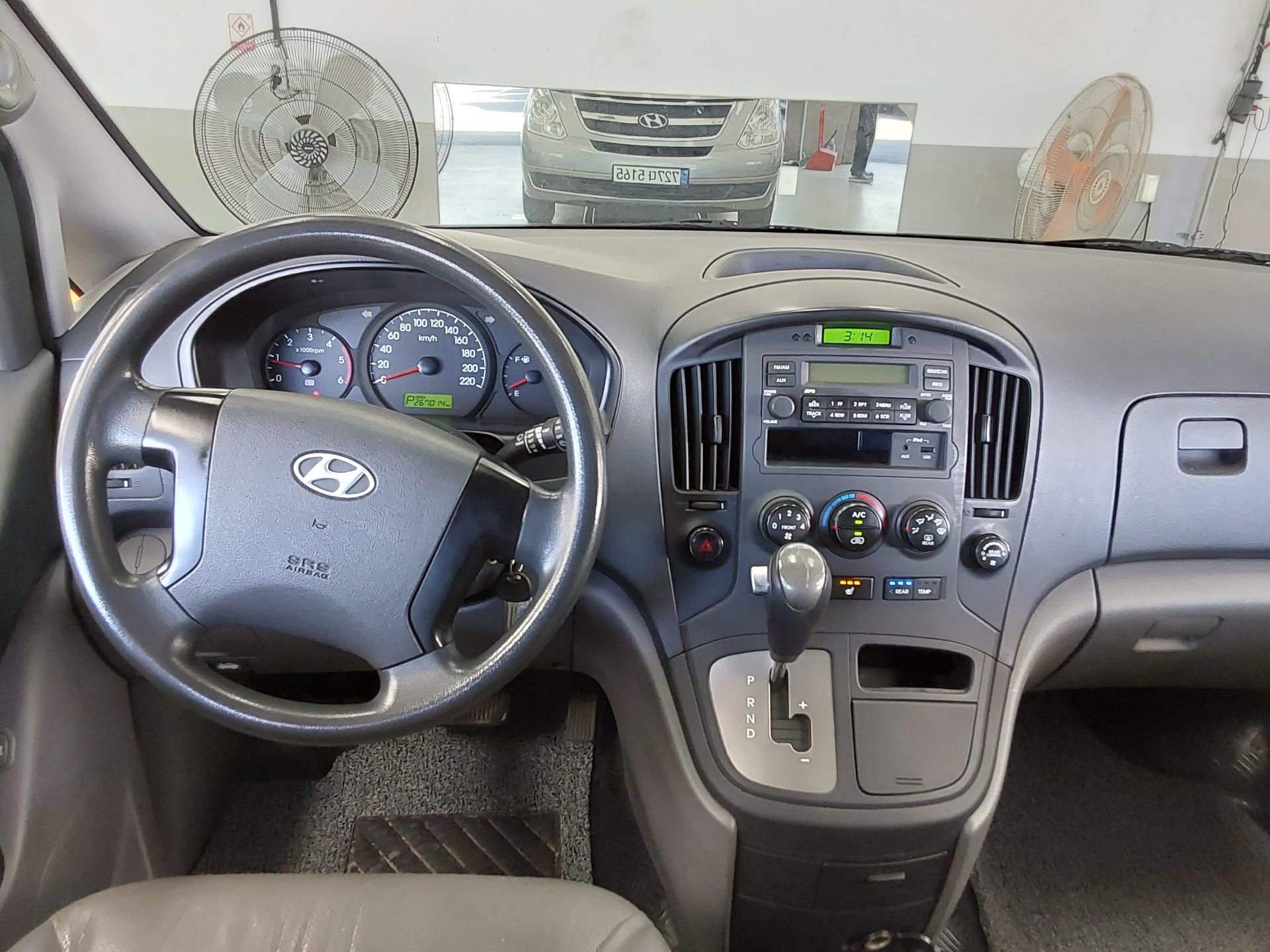 HYUNDAI GRAND STAREX 12-SEATER DIESEL CVX DELUXE 2013 - zdjęcie 11
