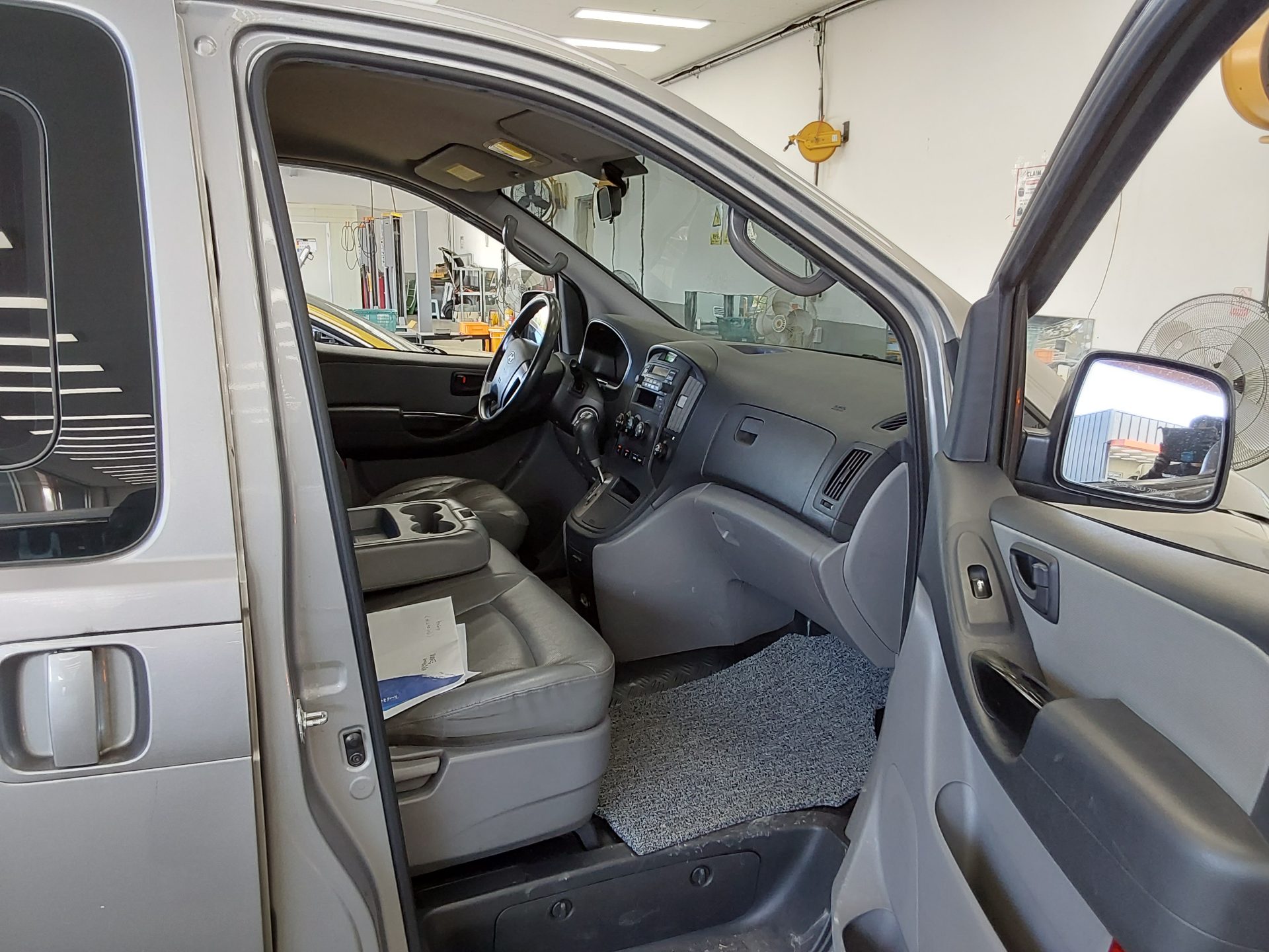 HYUNDAI GRAND STAREX 12-SEATER DIESEL CVX DELUXE 2013 - zdjęcie 14